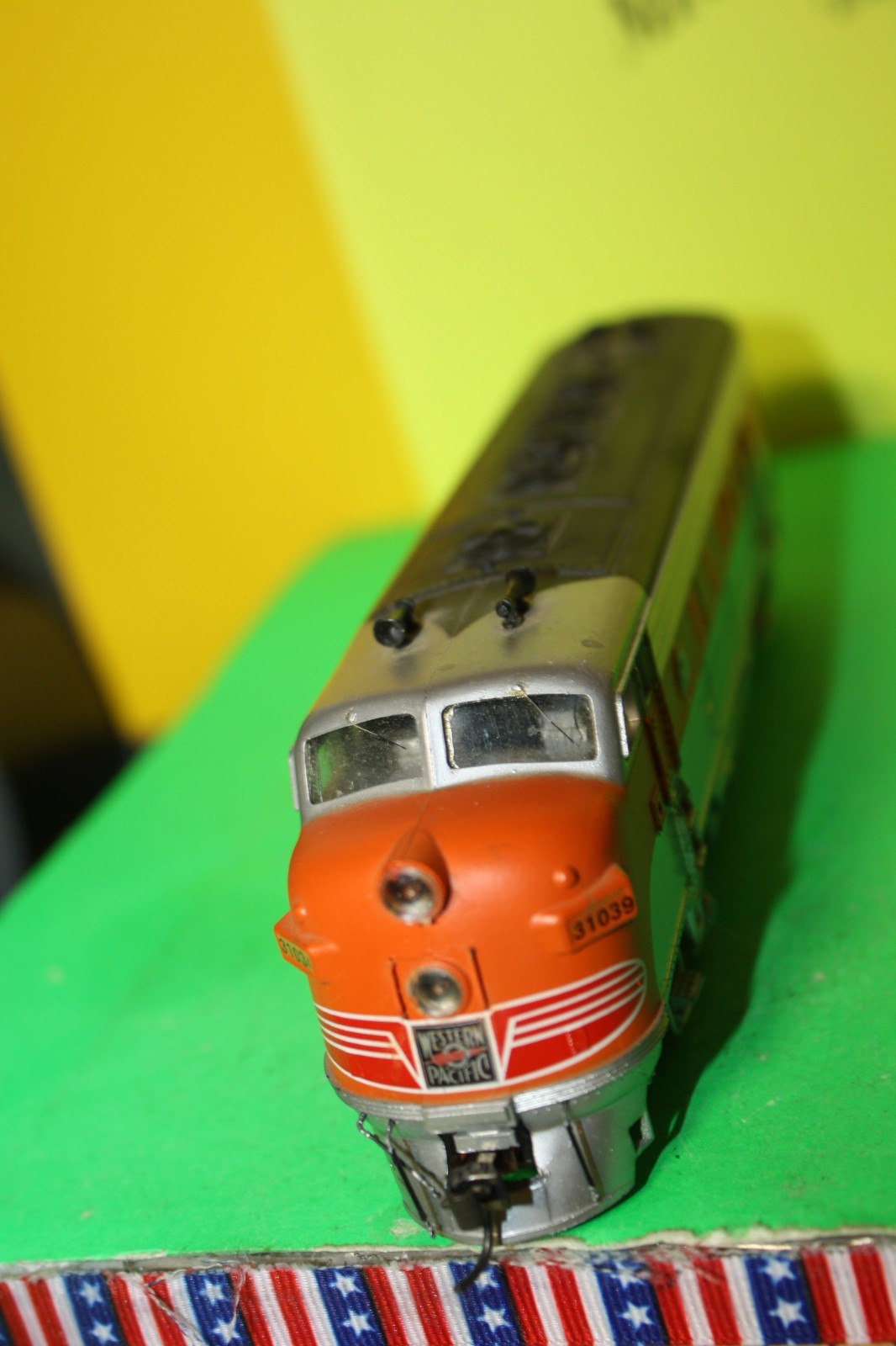 HO Athearn Western Pacific Triple Locomotive Set -Two Powered and 1 Dummy DC/DCC