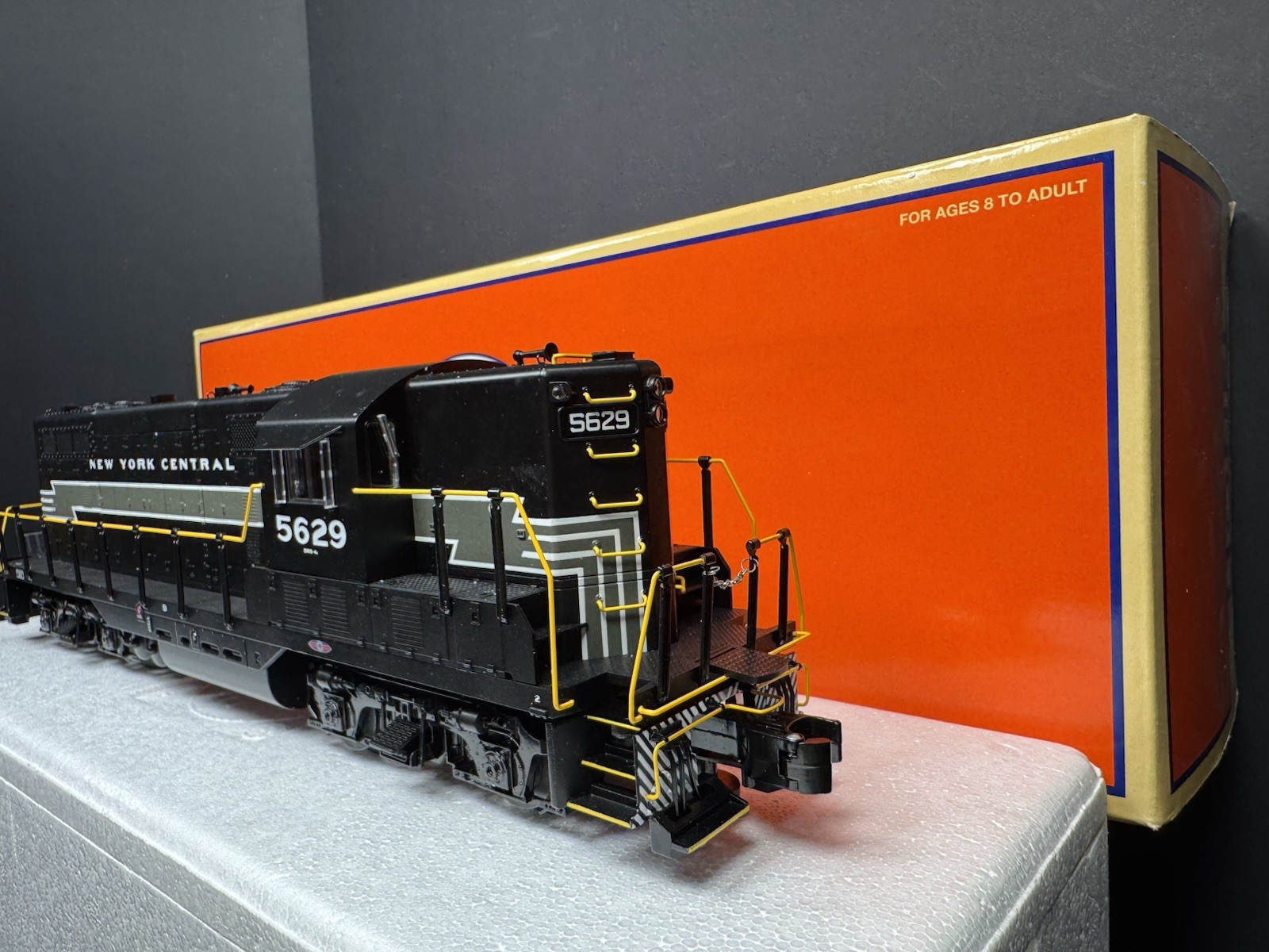Lionel 6-28562 New York Central NYC GP-7 nonpowered diesel engine #5629 LNIB