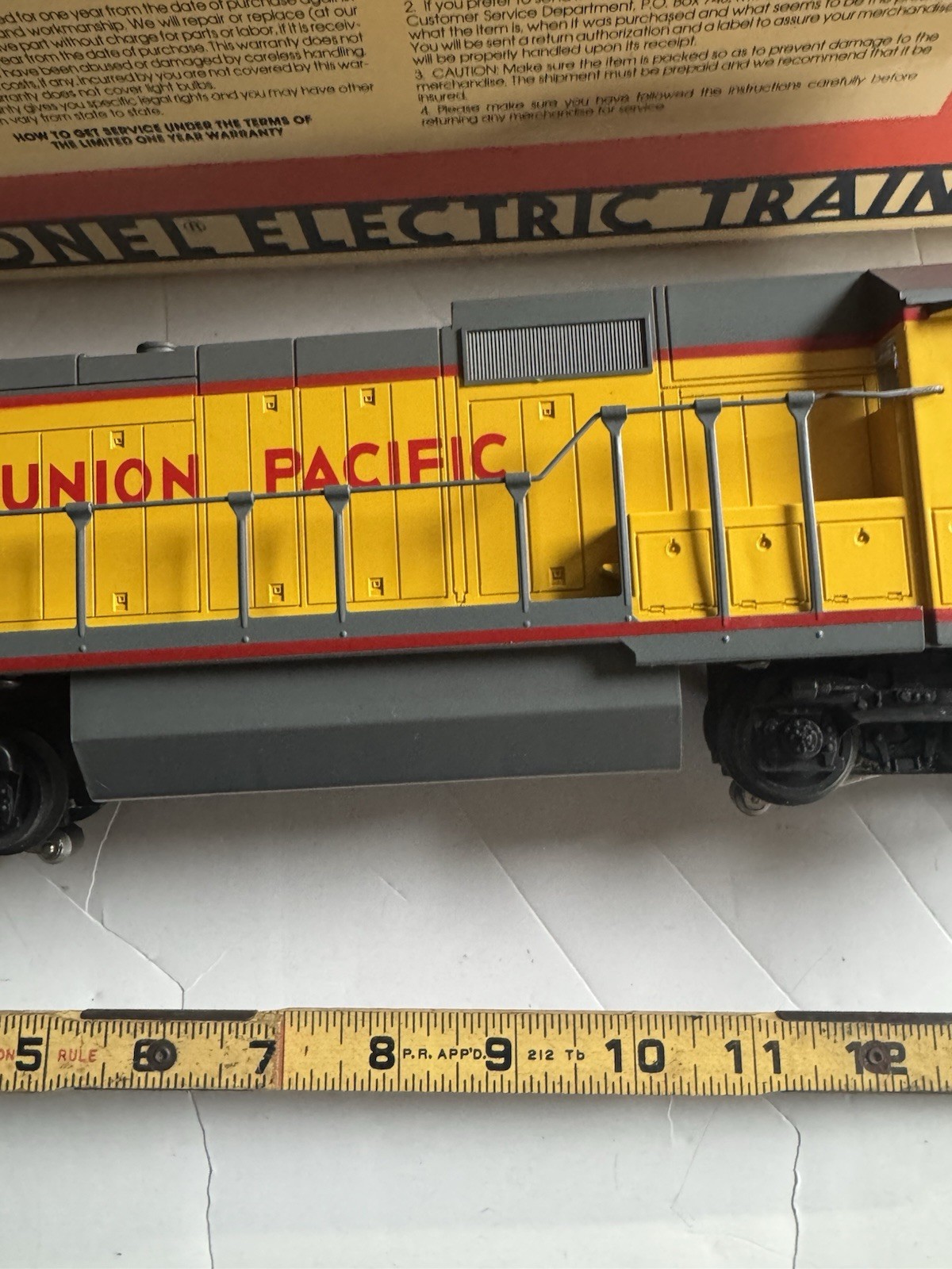 Lionel Union Pacific Dash-8 40C Diesel Locomotive 6-18205