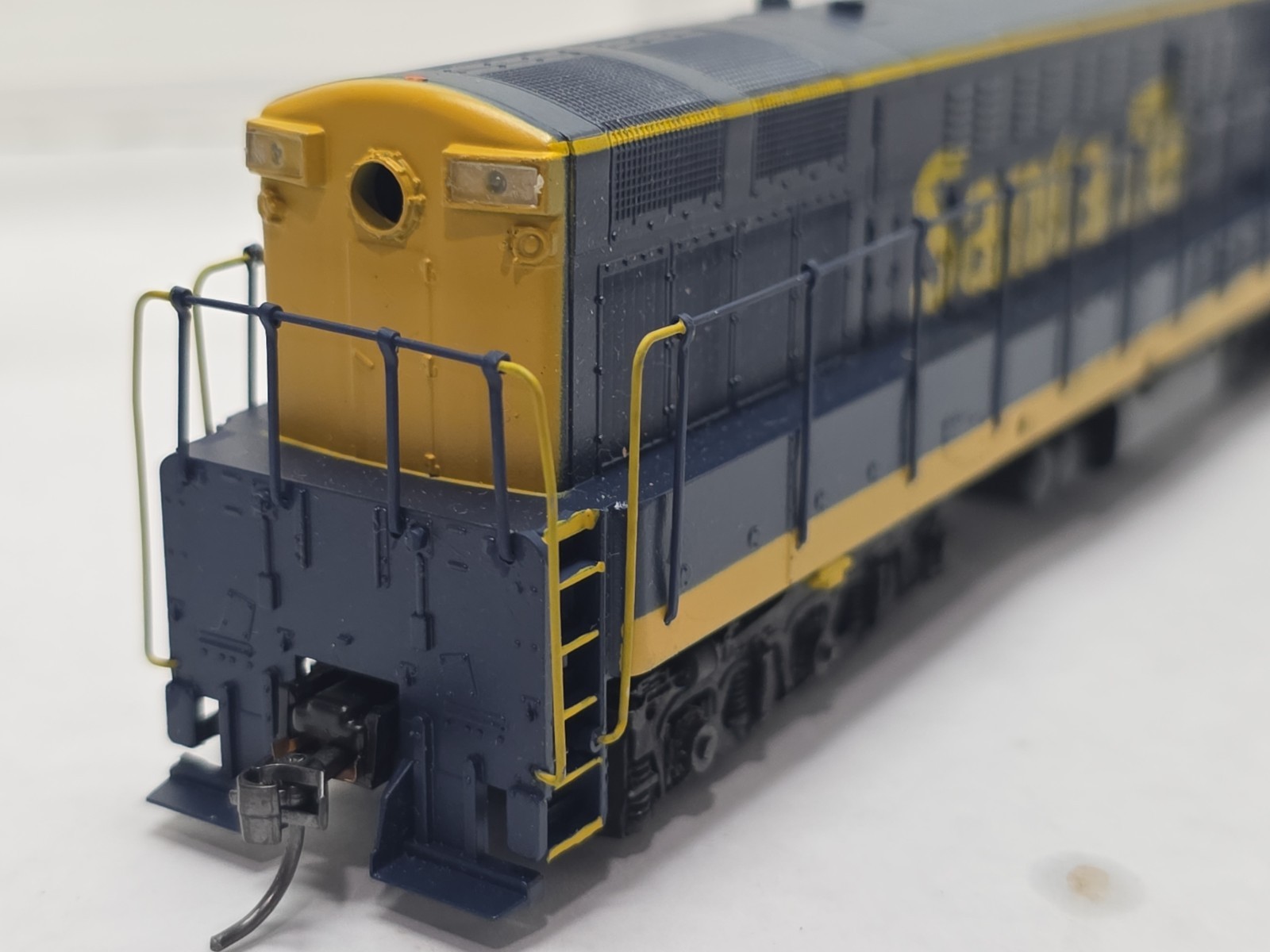 As Is Parts Athearn HO 4306 ATSF Santa Fe FM H24-66 Trainmaster Diesel #9873