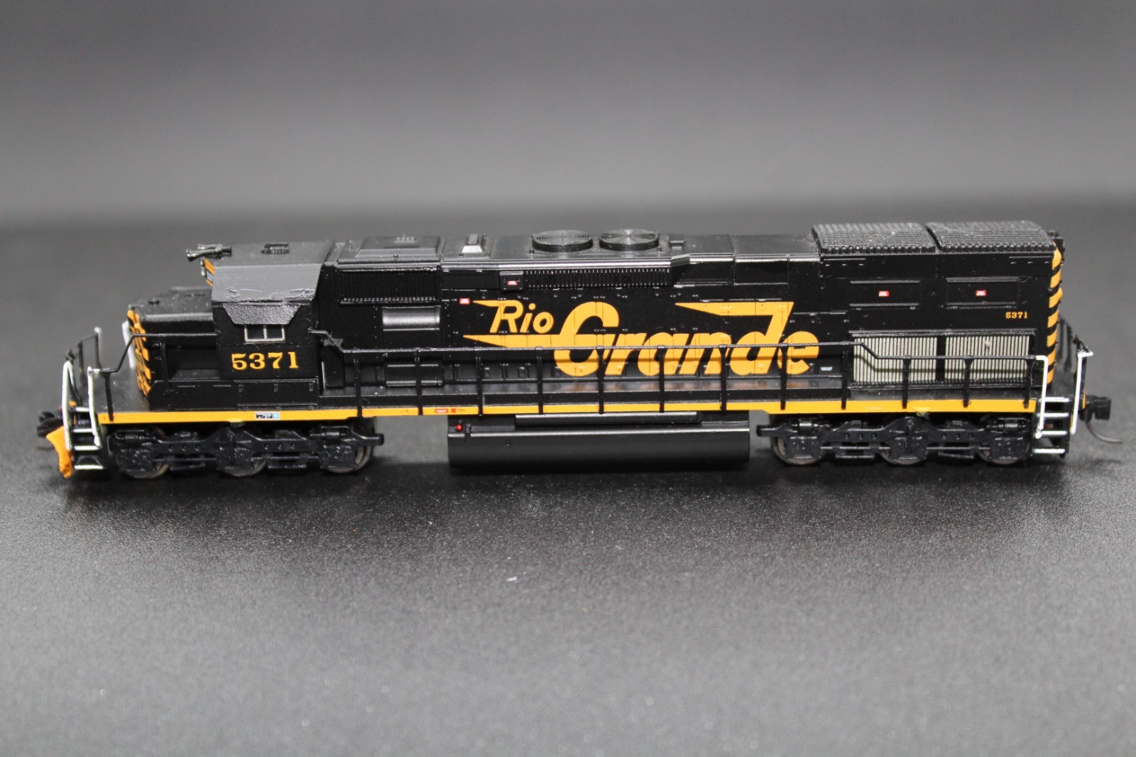 N Intermountain SD40T-2 Rio Grande DRGW #5371 DCC/Non-sound Working nose light.