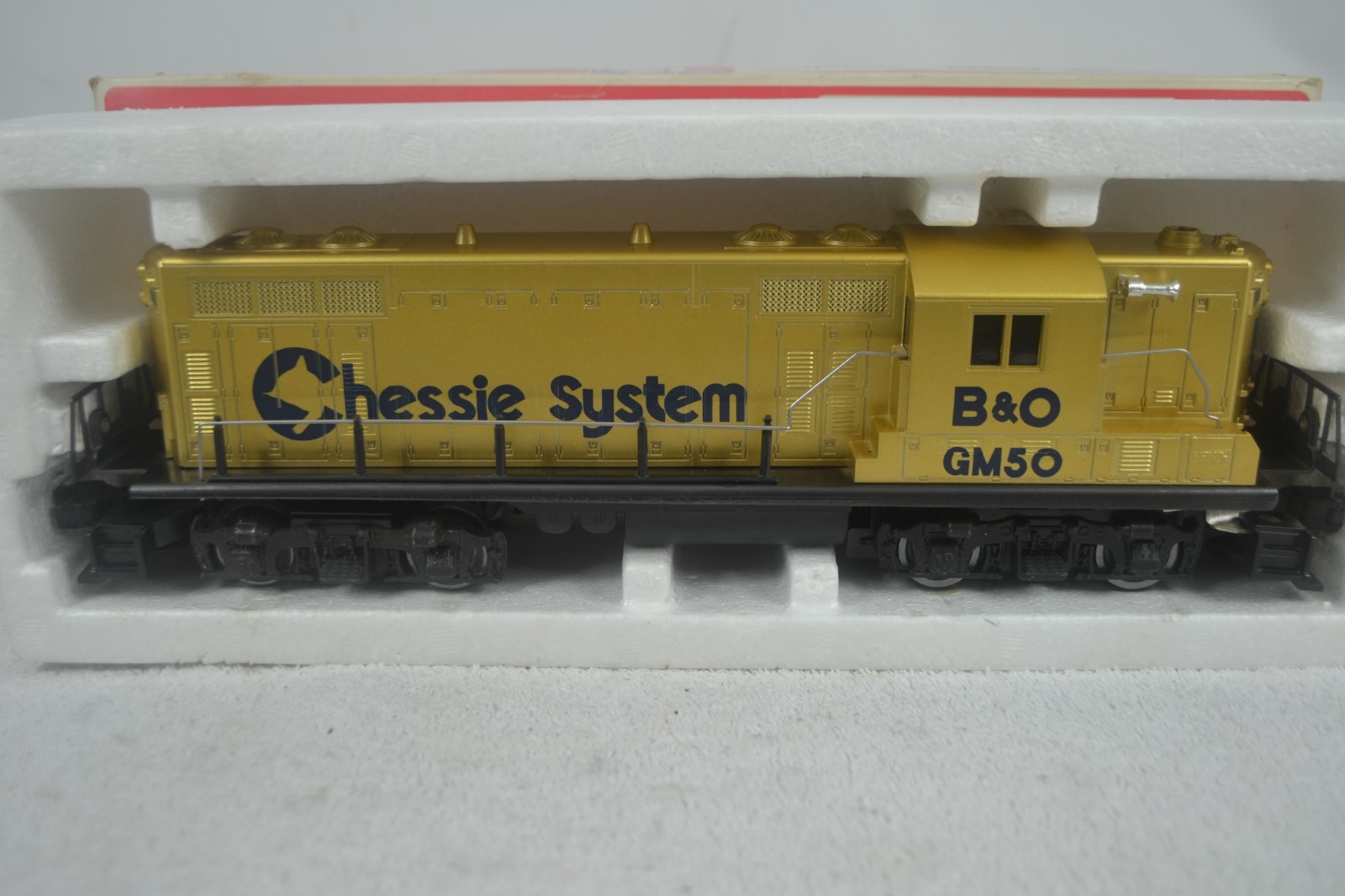 LIONEL MPC 6-8359 CHESSIE GM SPECIAL ANNIVERSARY GP-7 DIESEL, GOLD, LN-BOXED