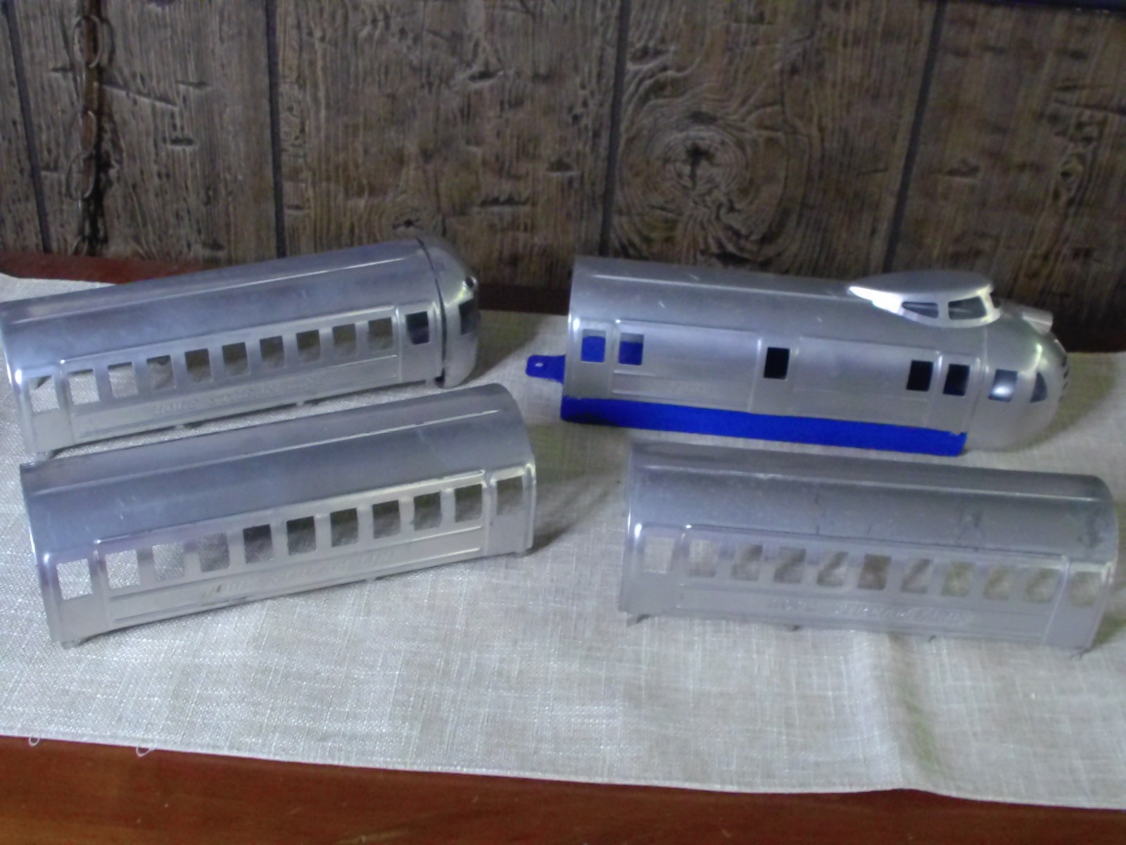 4 Hoge #900 U.S. Mail Stream Line Union Pacific Locomotive Shells & CARS SHELL