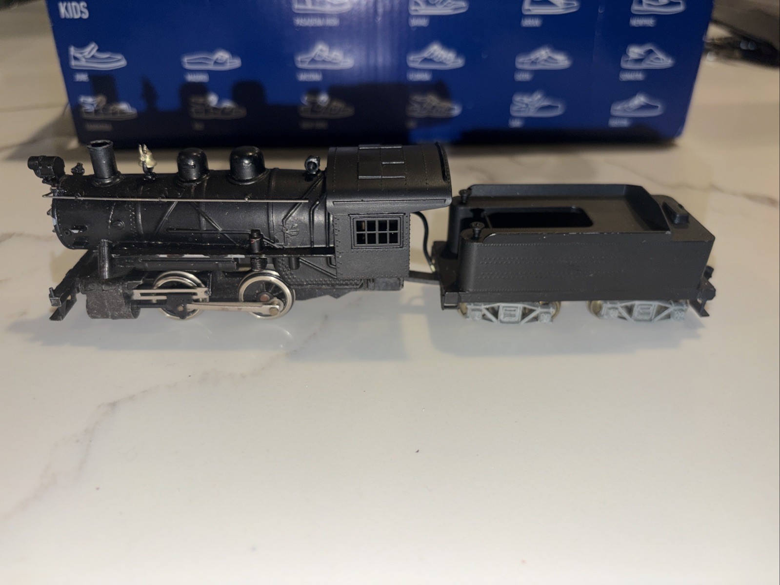 Unknown Switcher 0-4-0 W/tender Very Good Condition