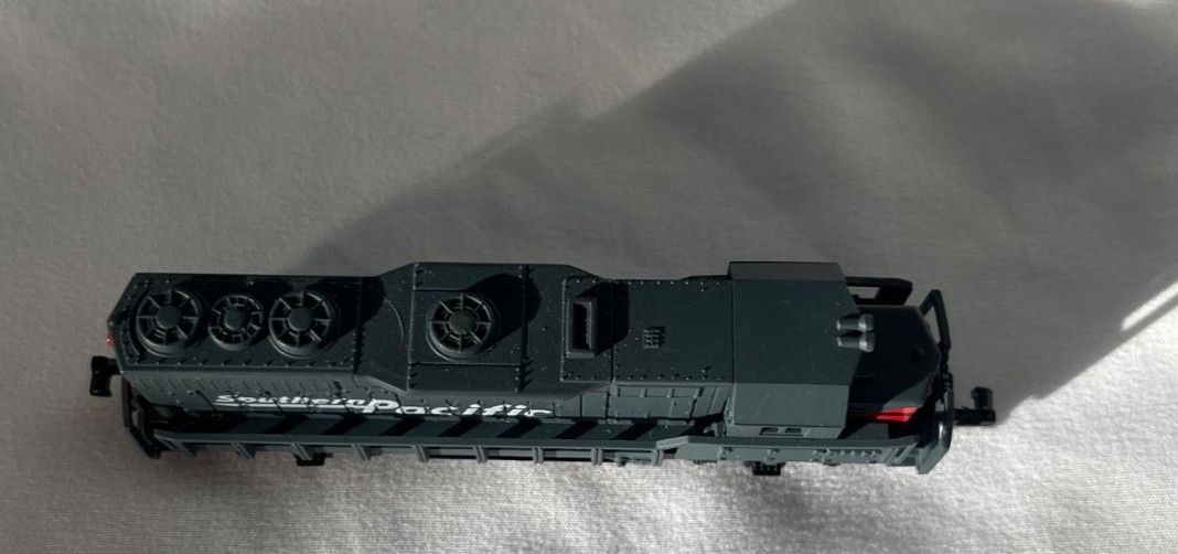 Southern Pacific Toy Train High Speed Locomotive 9725 Gray Red EUC