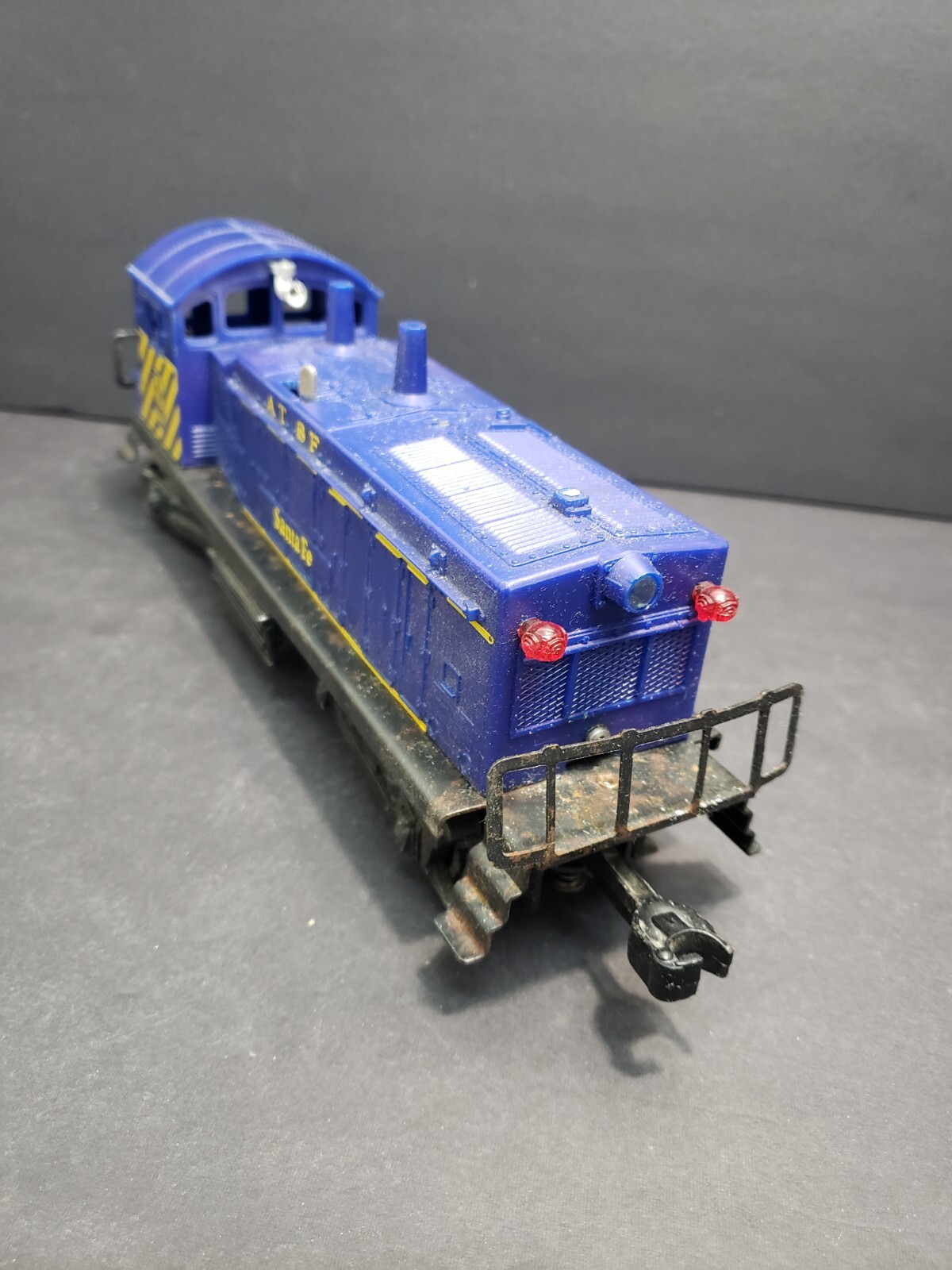 Lionel O Scale Santa Fe ATSF 8010 Switcher Royal Blue Purple Very Good L201