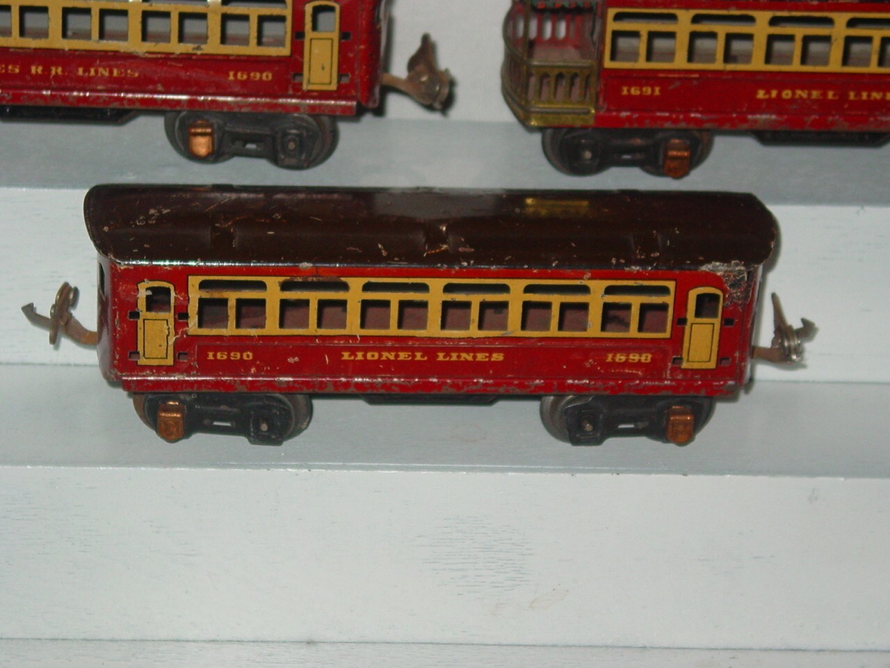 Lionel Jr. Passenger Train Set with (1) #1690 (1) 1691 Lionel (1) # 1690 Ives