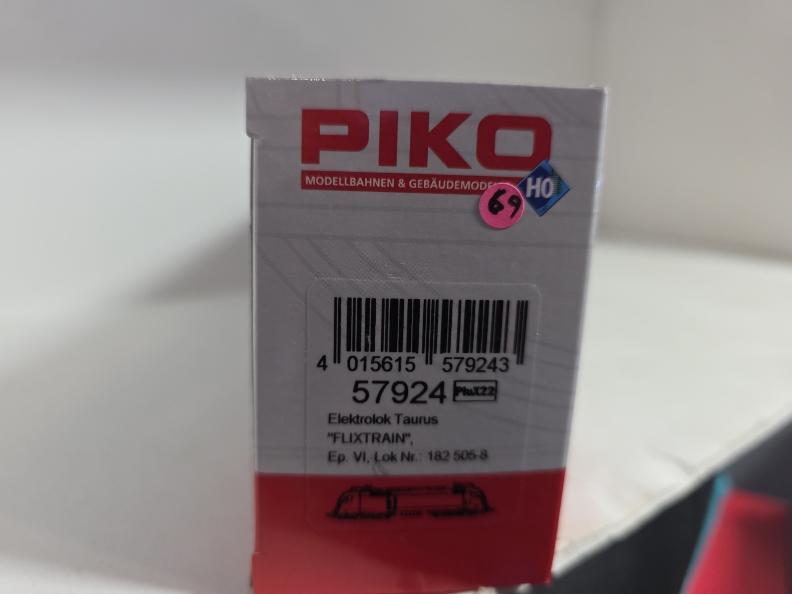 Piko Flixtrain BR182 Electric Locomotive 57924 HO Scale DCC Ready