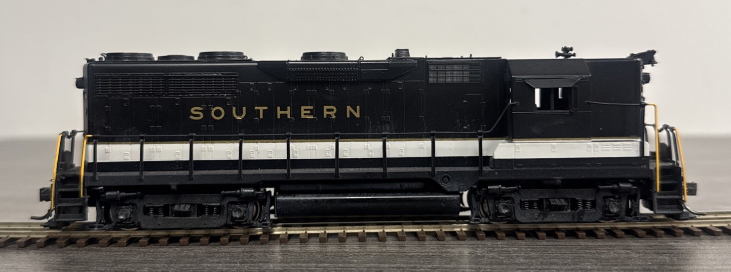 Oriental Limited HO Brass EMD GP35 2500HP High Hood SRR (Southern Railway) #2685