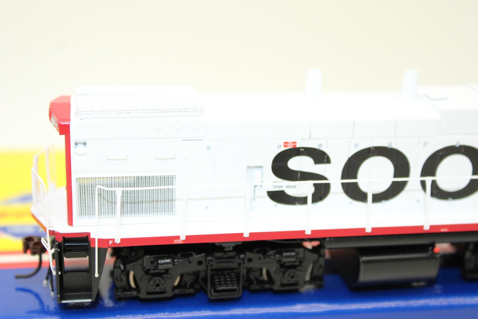 Athearn Genesis HO Scale SOO Line MP15AC Diesel Locomotive #1558 DCC Sound