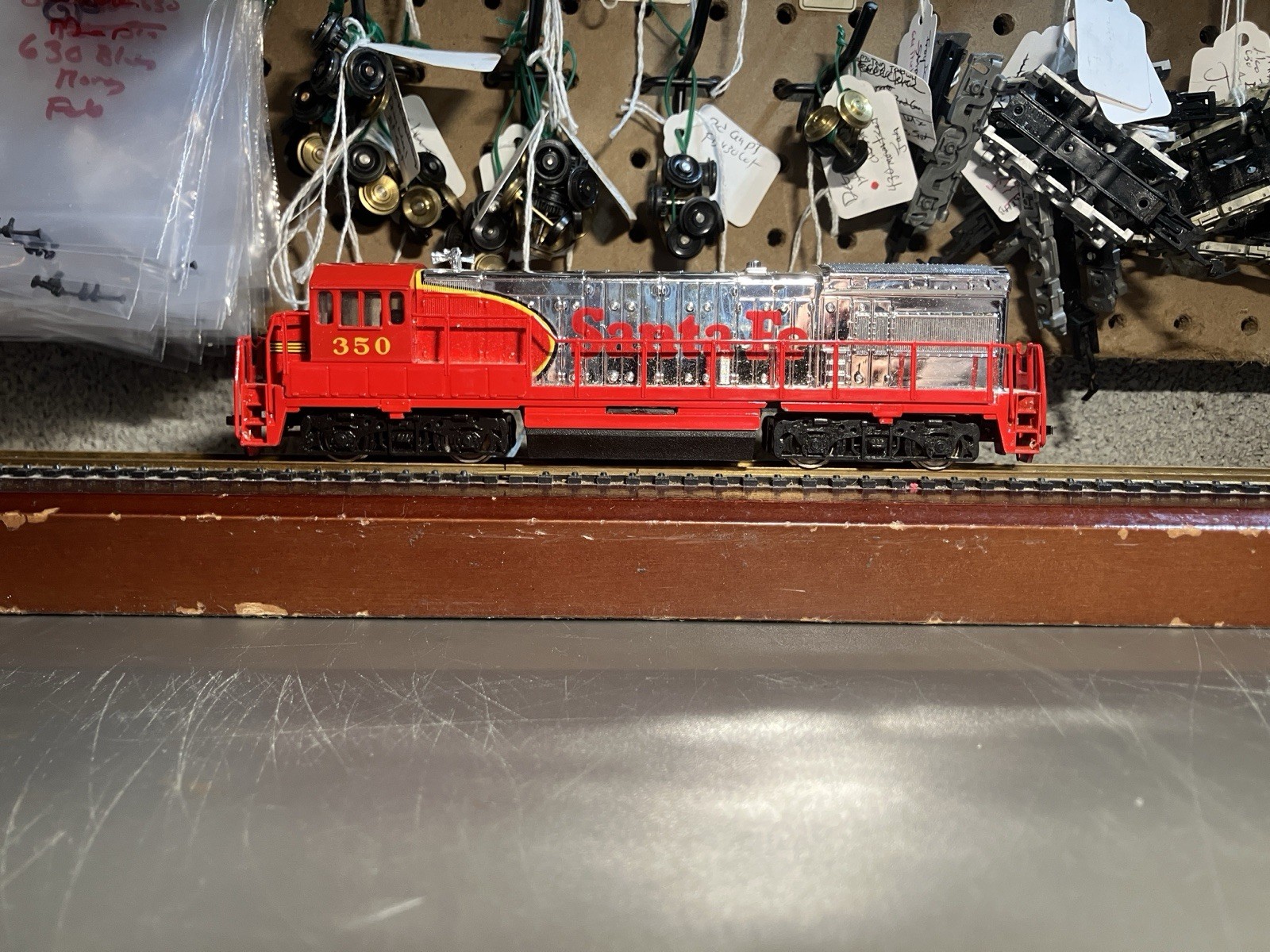Bachmann HO Santa Fe U33B 350 Diesel Engine