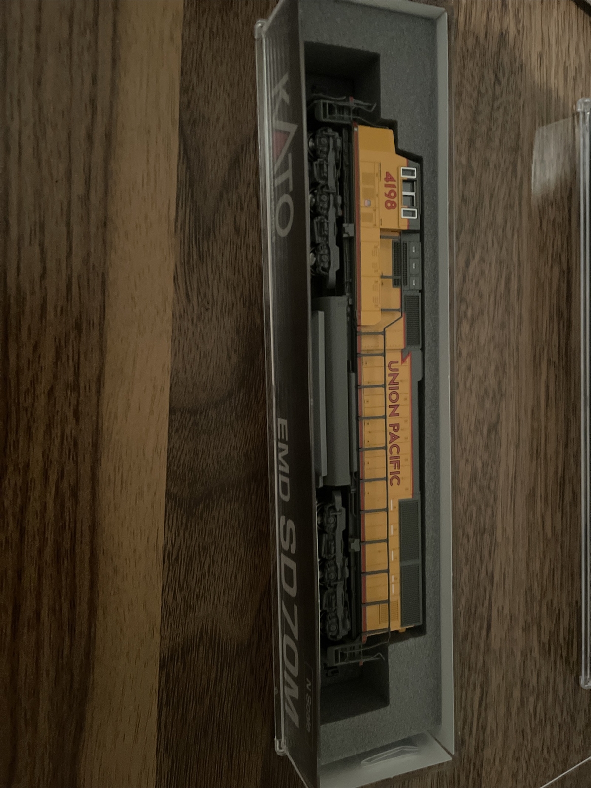 KATO N EMD SD70M Flat Radiator Union Pacific Locomotive