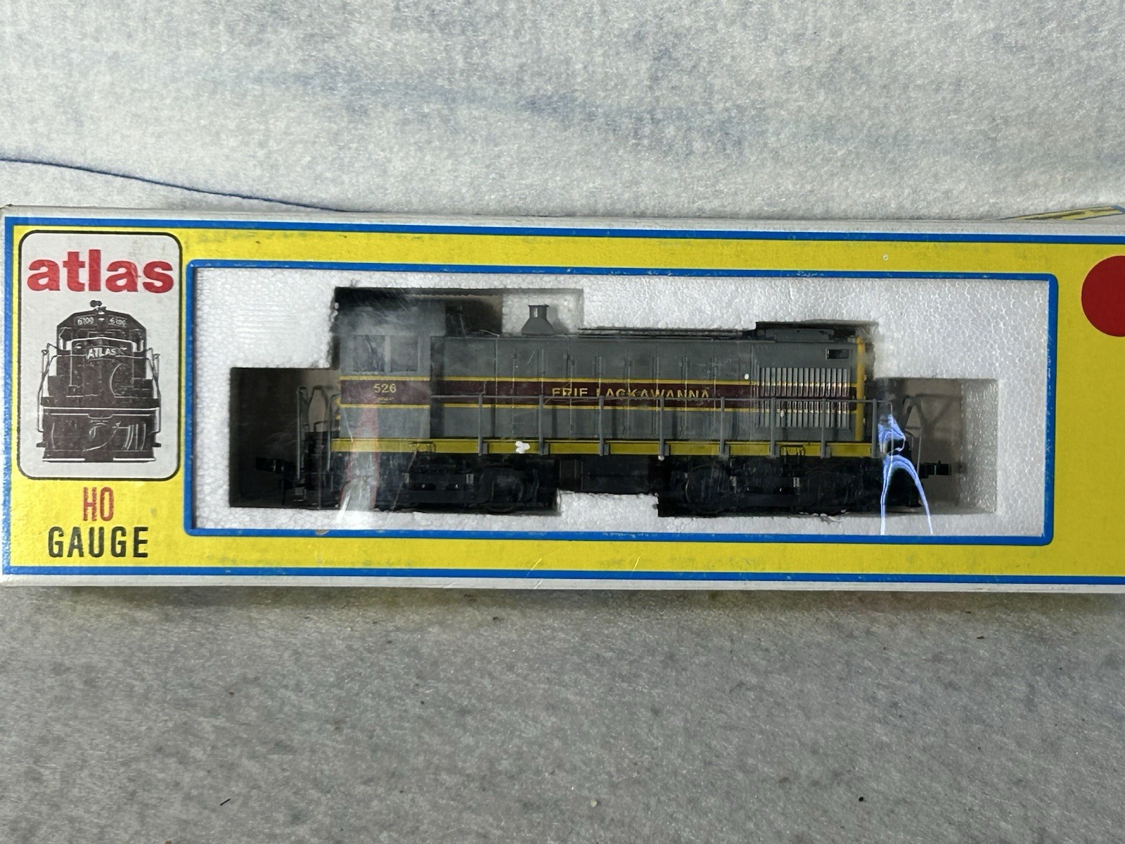Cool Atlas/KATO Erie Lackawanna S-4 Switcher Loco HO