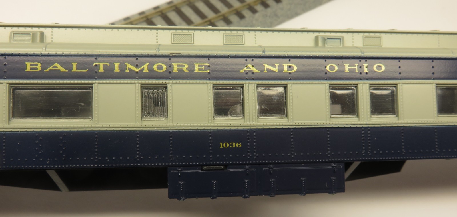 Athearn HO B&O Heavyweight Observation Car Body Shell and Underframe only