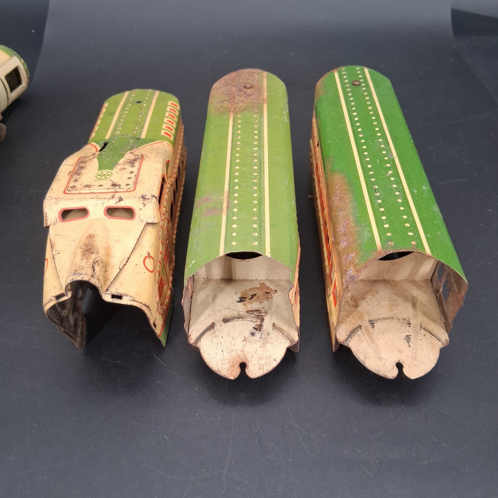 Vintage Marx Union Pacific O Streamliner M10005 w/ 6 Cars Green Yellow No Motor