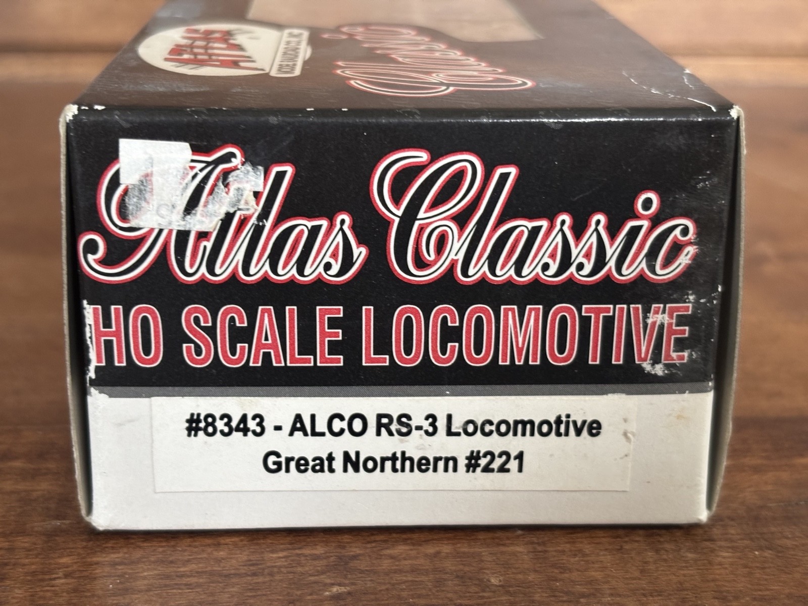 Atlas Classics HO Great Northern RS-3 Locomotive Road #221 Runs Well with box