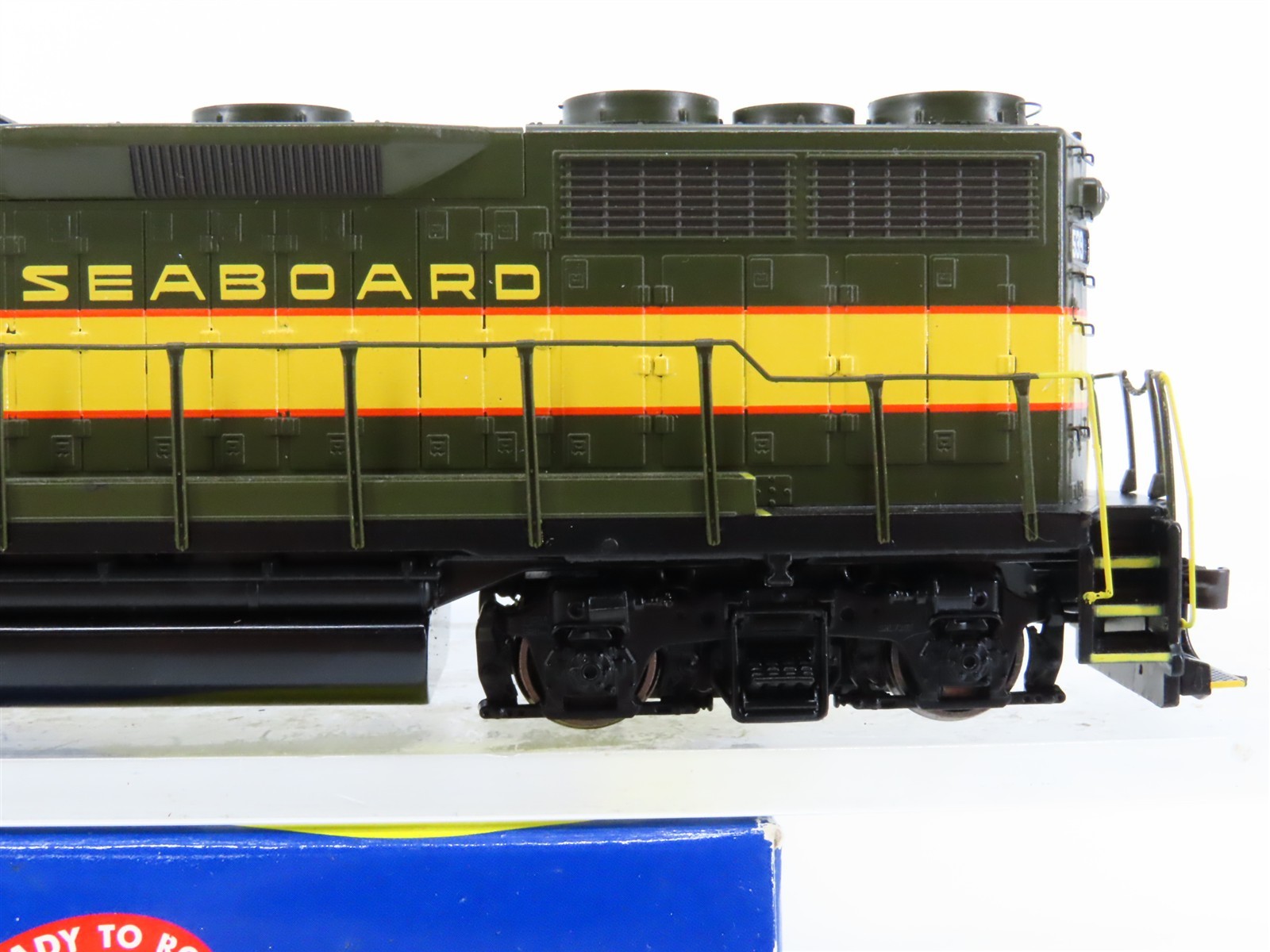 HO Scale Athearn 91765 SAL Seaboard Air Line EMD GP35 Diesel #539 – DCC Ready