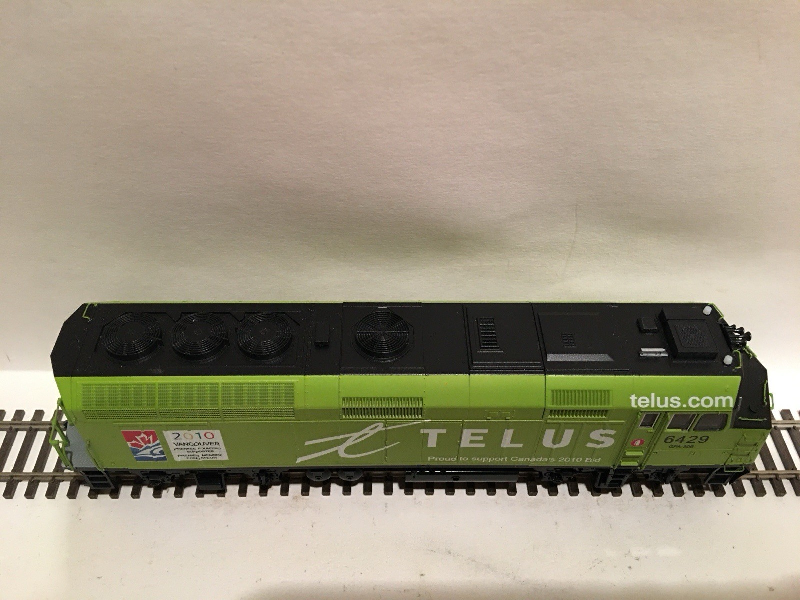 HO Kato Custom VIA Rail Telus EMD F40PH Diesel Locomotive #6429 DCC SOUND