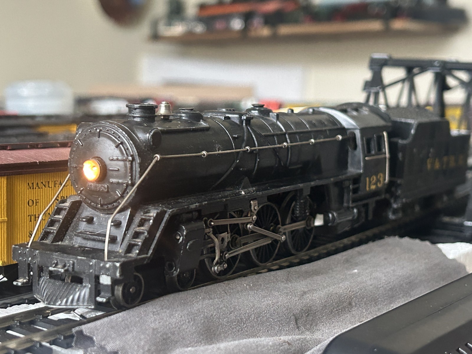 Vintage Fleischmann HO Scale 4-6-2 V&T R.R. Steam Locomotive – Metal – RUNS WELL