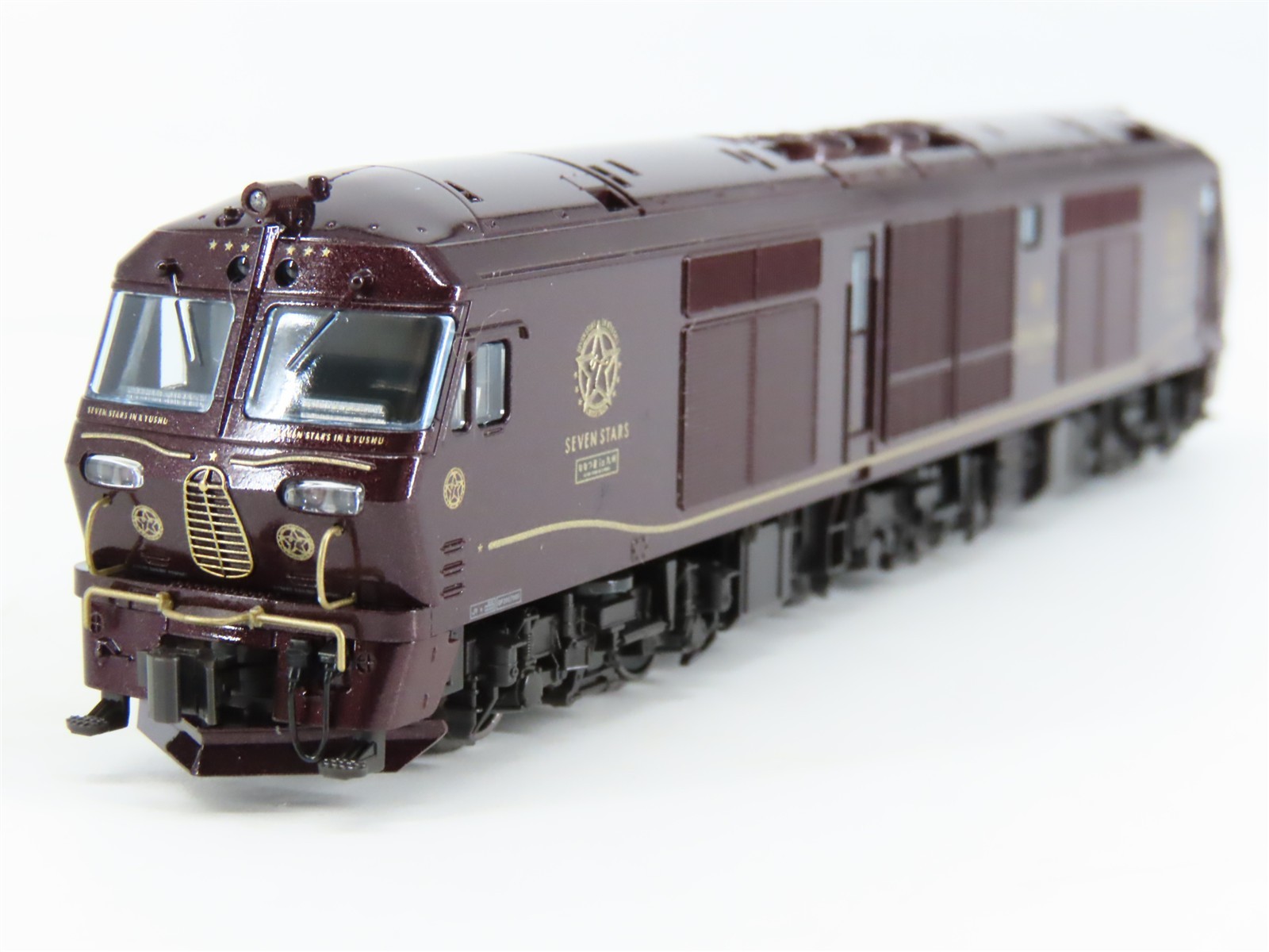 N KATO 10-1519 Cruise Train “Seven Stars in Kyushu” DF200 Diesel Passenger Set