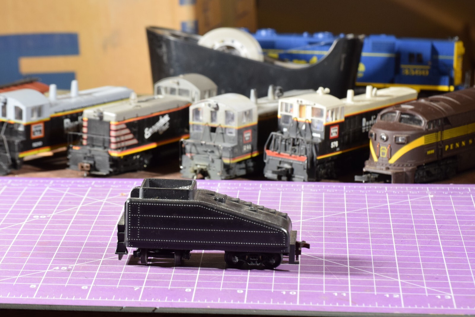 Coal Tender undecorated 2.8 HO Gauge train car, brass screws hold trucks