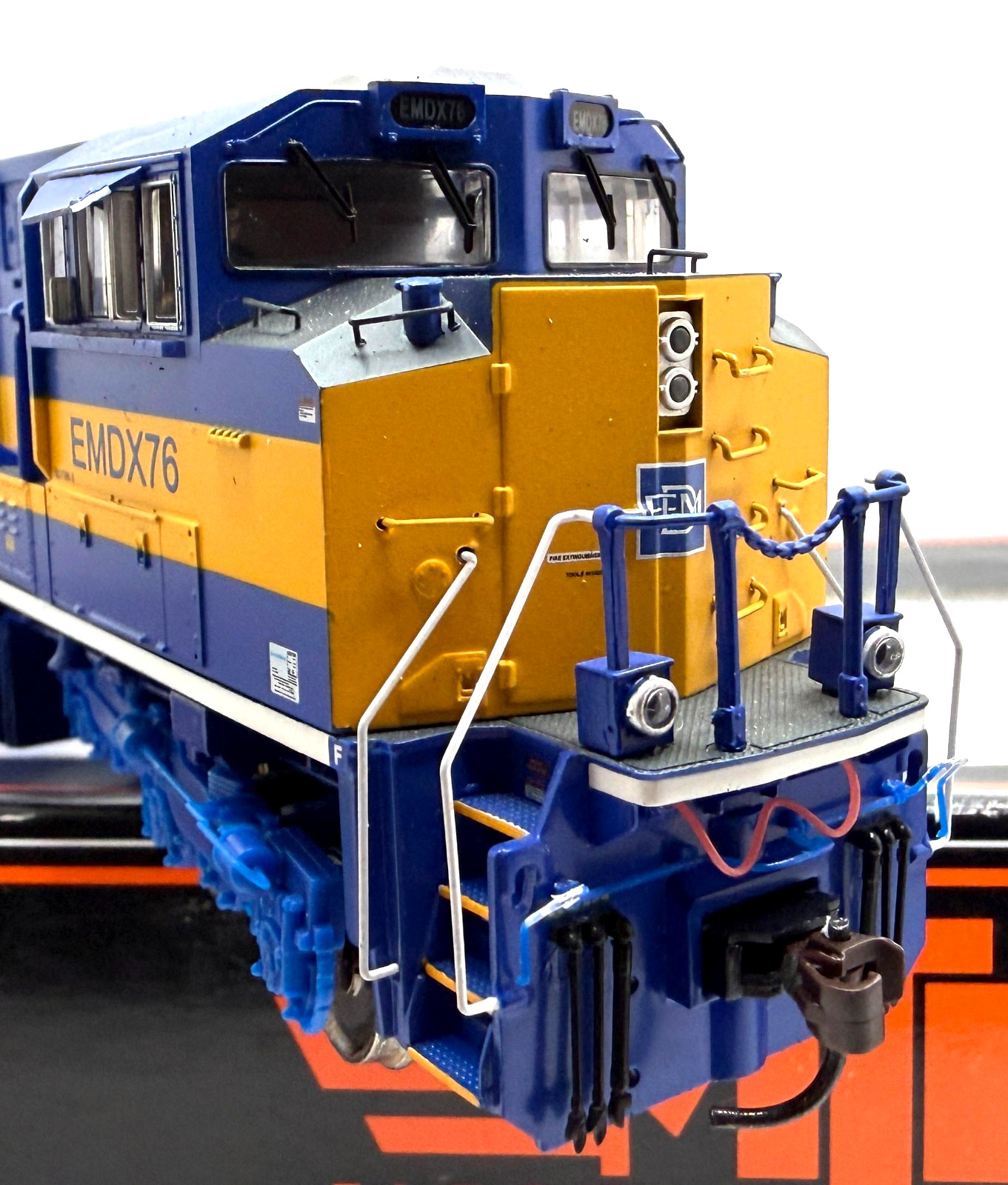 HO MTH 80-2019-0 SD70M-2 ELECTROMOTIVE DIVISION EMDX # 76 DITCH LIGHTS DCC READY
