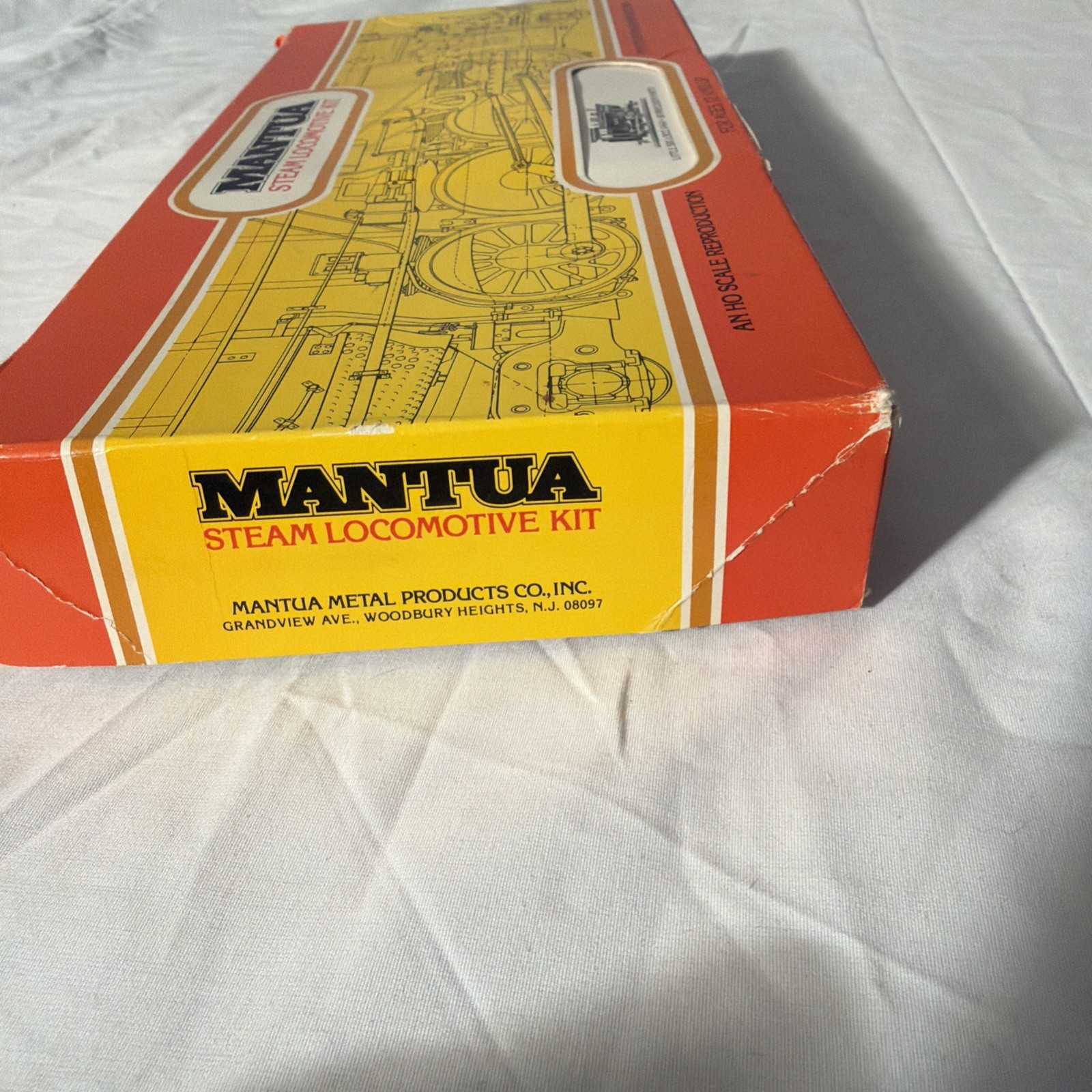 Mantua Steam locomotive kit 0-6-0 Little Six HO Scale. Never assembled.
