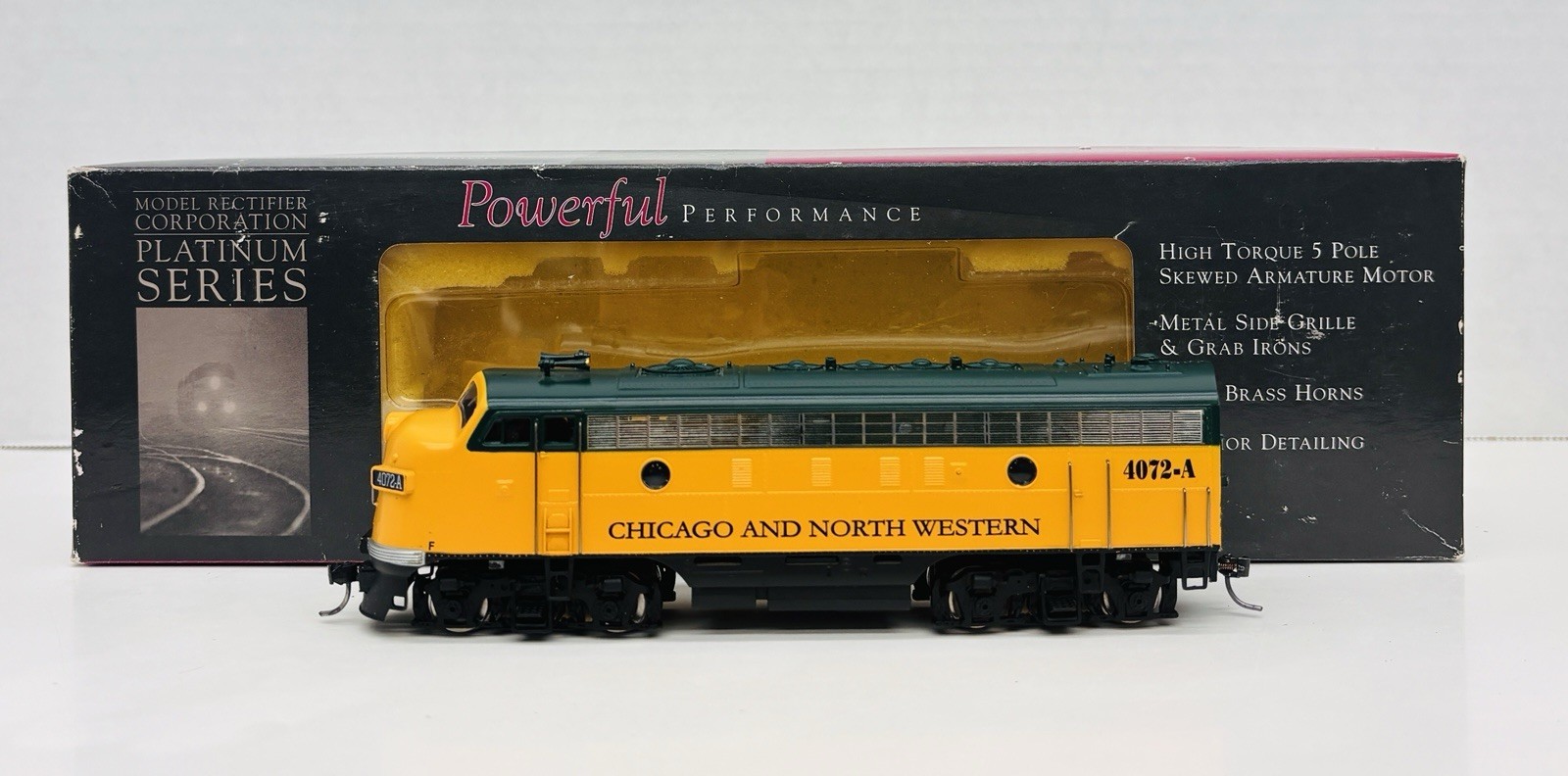 MRC Platinum HO Chicago & North Western C&NW F7A Diesel Locomotive #4072-A CB124