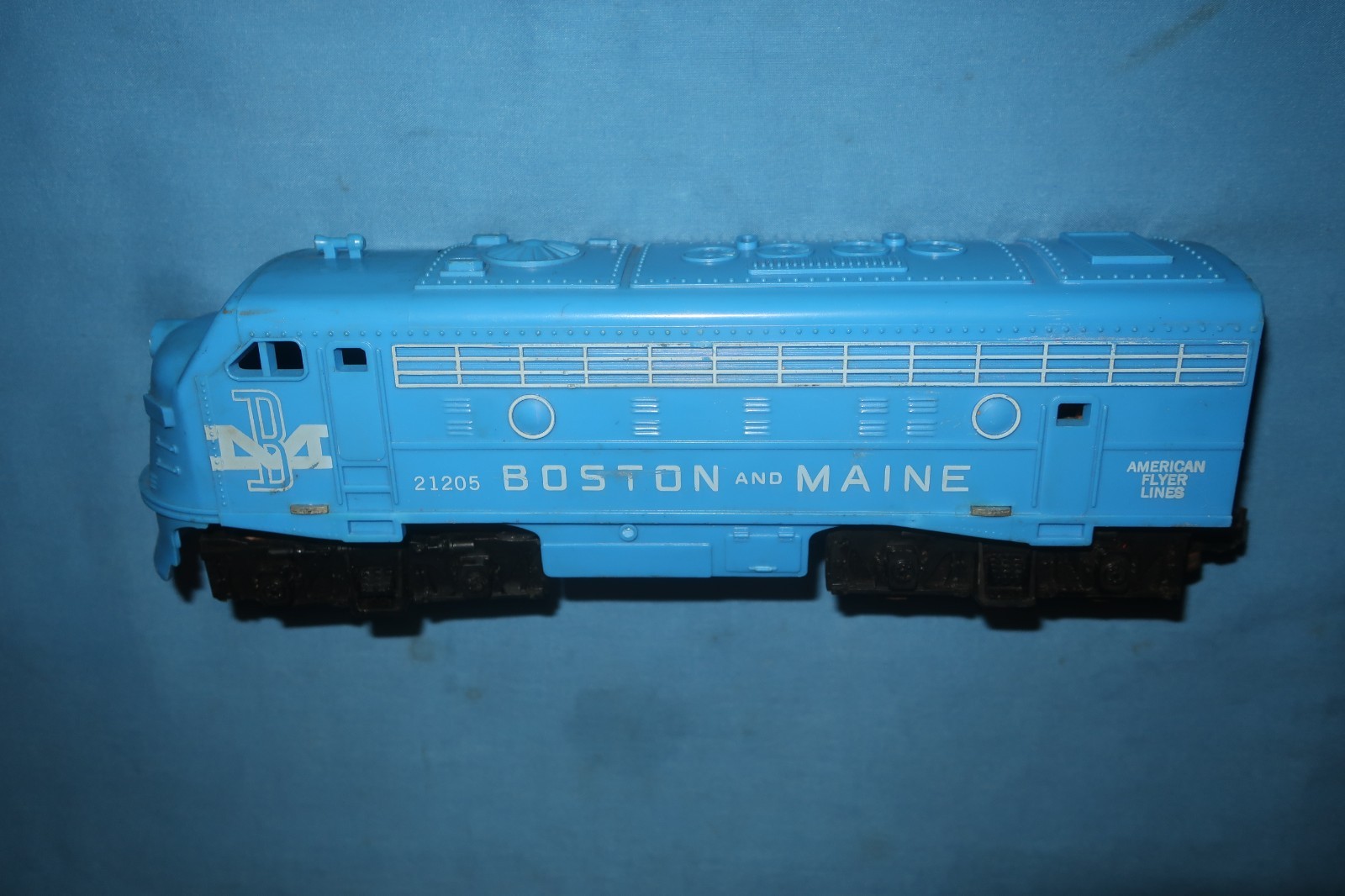 American Flyer #21205 B&M Boston & Maine F9 Diesel Locomotive. Runs well