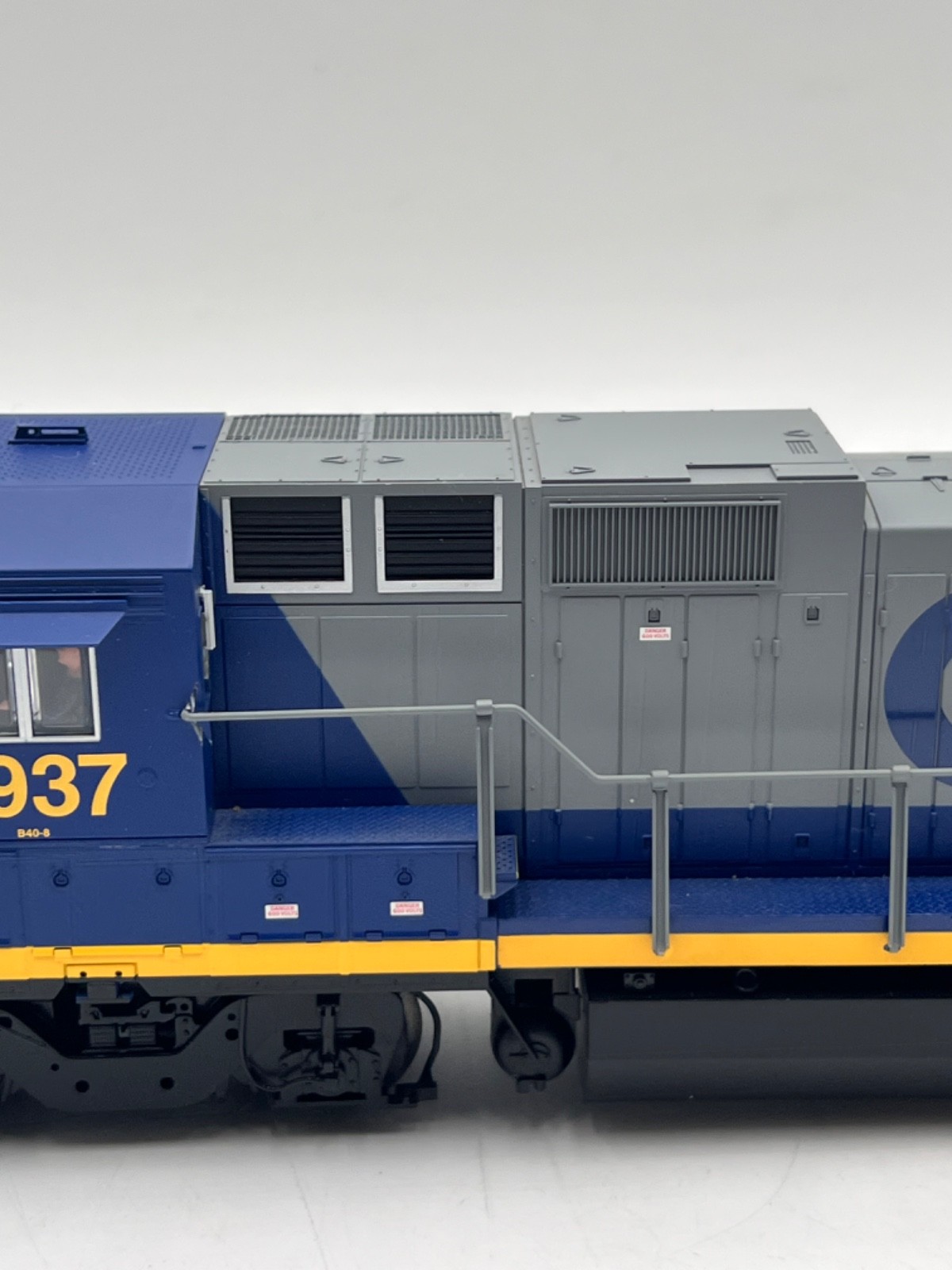 Atlas O 6832-2 CSX 5937 Dash 8-40B Diesel Locomotive TMCC RailSounds 3 Rail