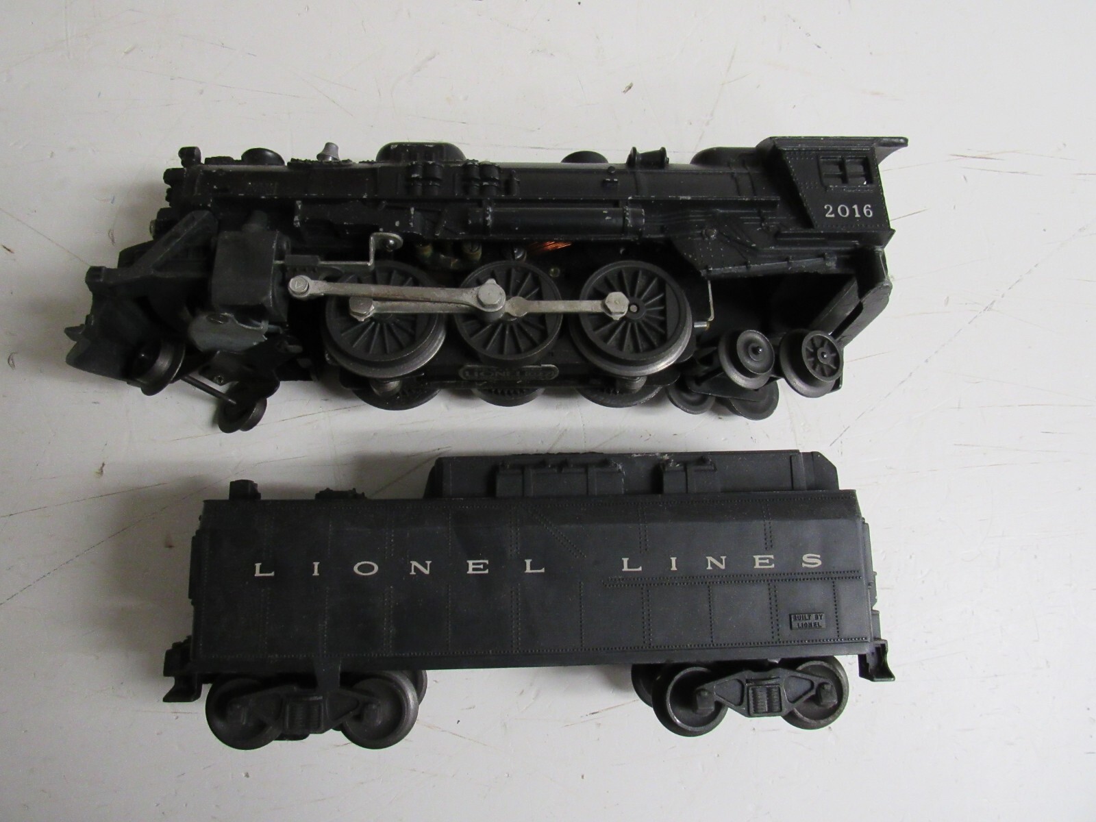 Lionel #2016 Steam Locomotive and #6026W Tender w/Orig. Boxes