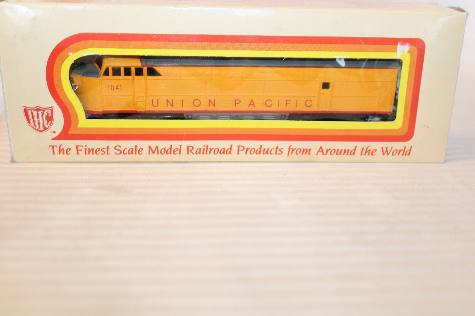 HO Scale IHC F-M Diesel Locomotive, Union Pacific, Yellow, #1041