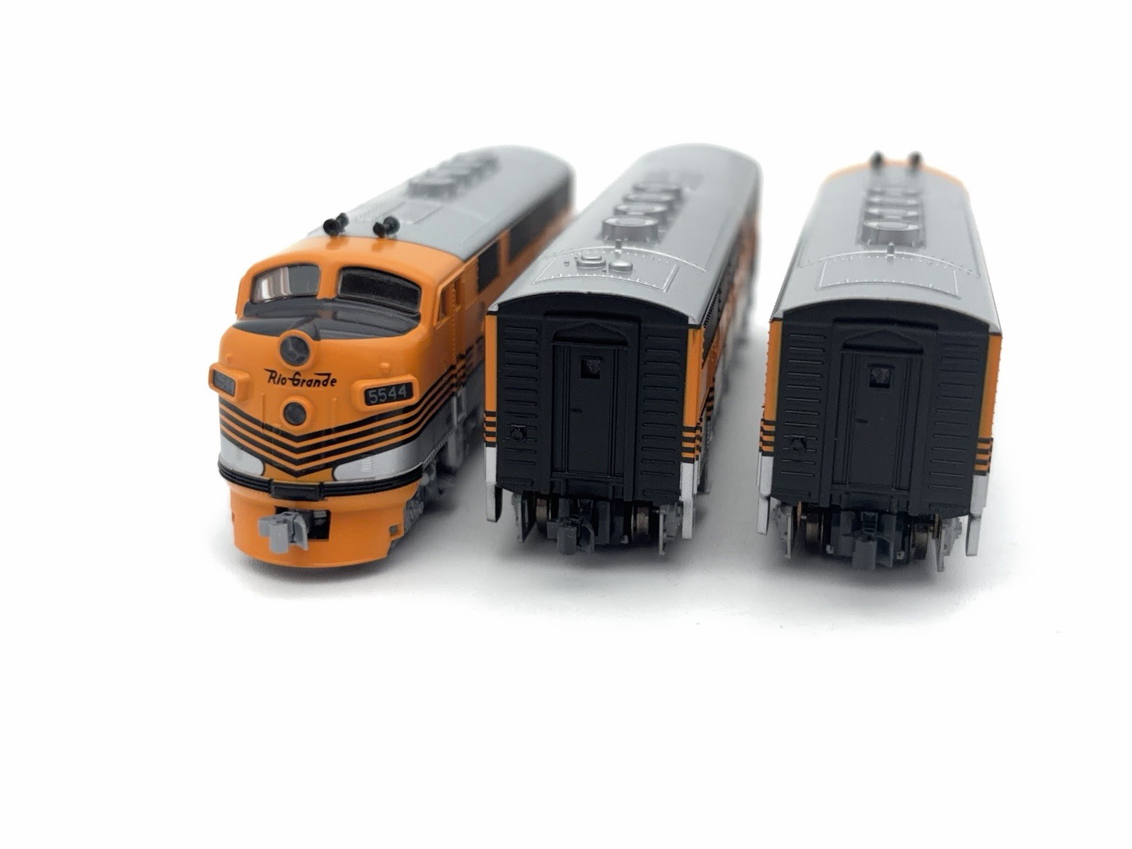 KATO – N – D&RGW – EMD F3A/B/A Loco Set #5544/5541 – Train 176-1304, 1305, 1308