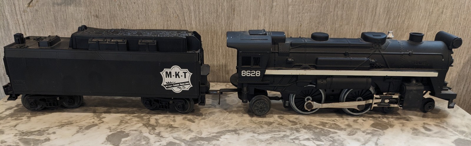 O Guege Lionel 1:48 Scale MTK Steam Locomotive & Great #8628