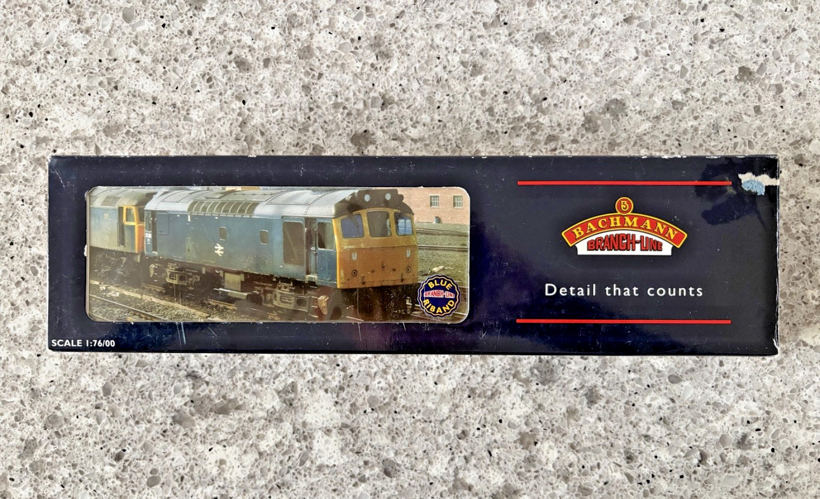 BACHMANN CLASS 25/3 B0-B0 DIESEL TWO TONE GREEN TAMWORTH CASTLE DCC FITTED