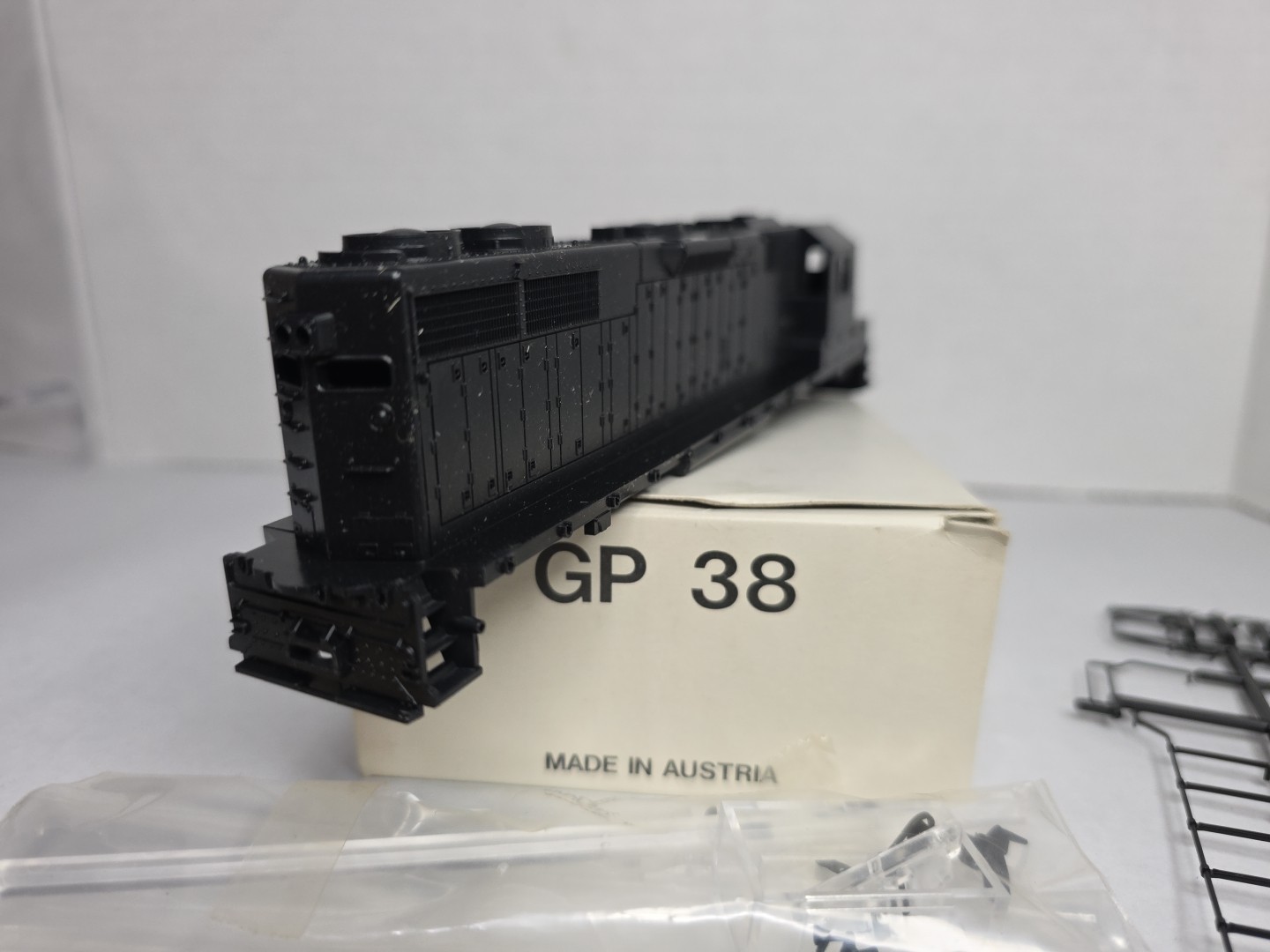Shell Only* Atlas HO Scale GP38 Diesel Locomotive Undecorated LN Austria Roco(6)