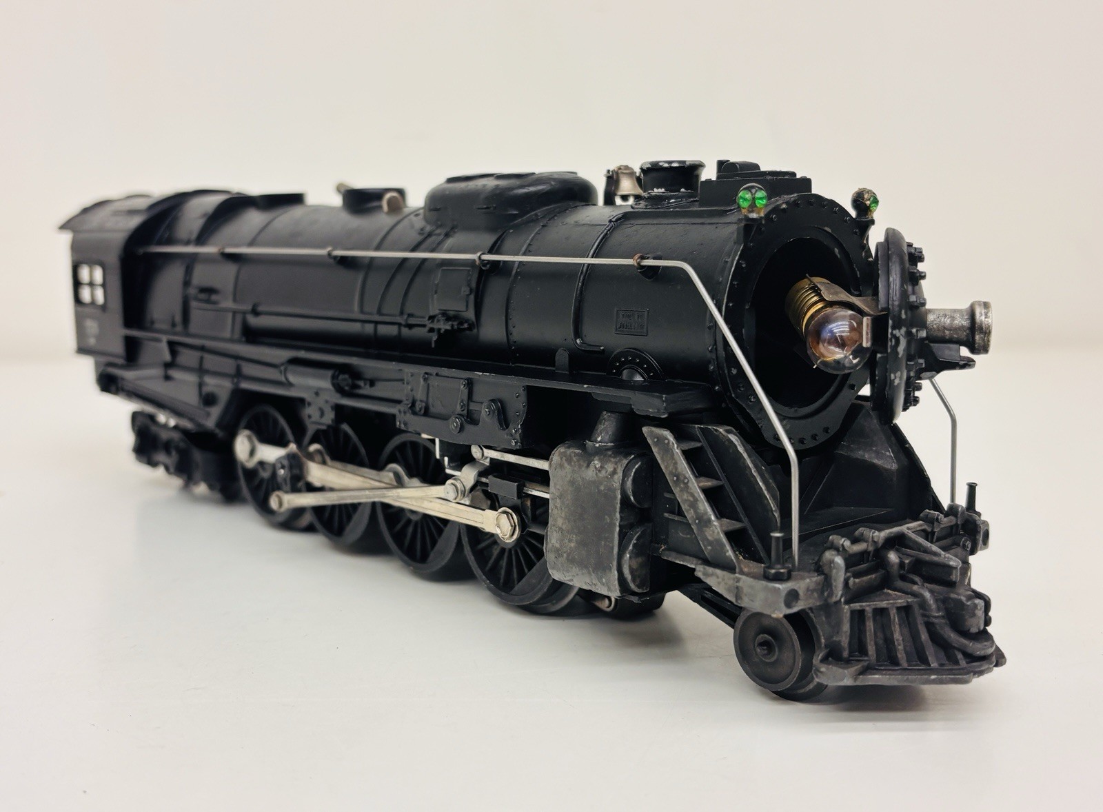 Lionel Postwar 2-8-4 Berkshire Steam Locomotive 726RR & Whistle Tender 2046W