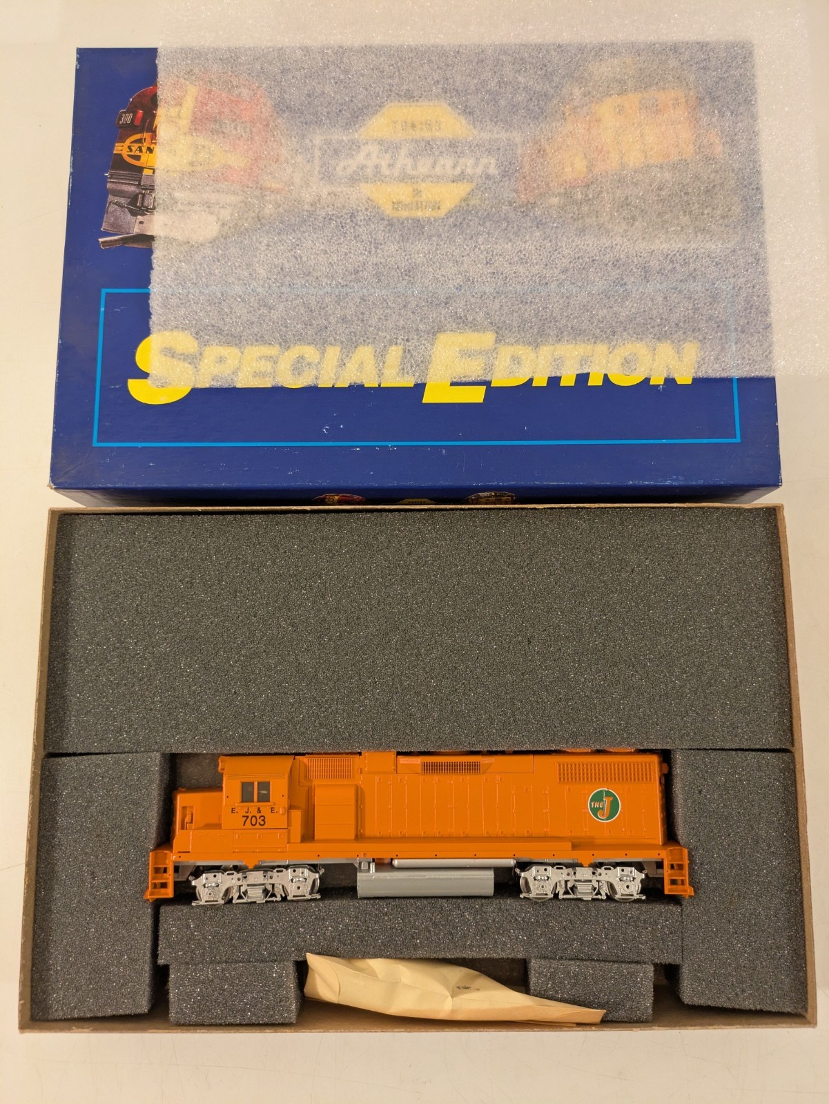 HO EMD GP38-2 EJ&E Eljin Joliet & Eastern (Out of Production) DC NIB NOS # 2224