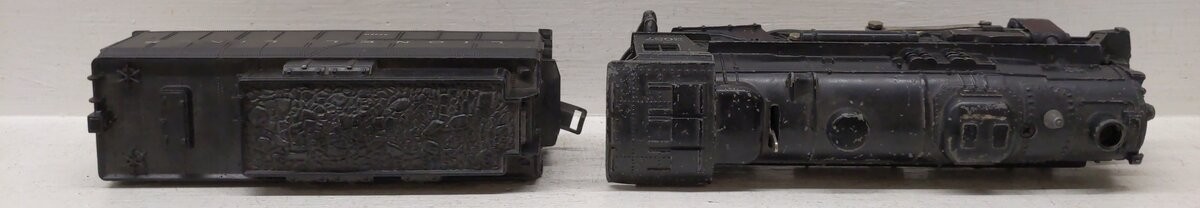 Lionel 2037 Vintage O 2-6-4 Diecast Steam Locomotive and 6026W Tender