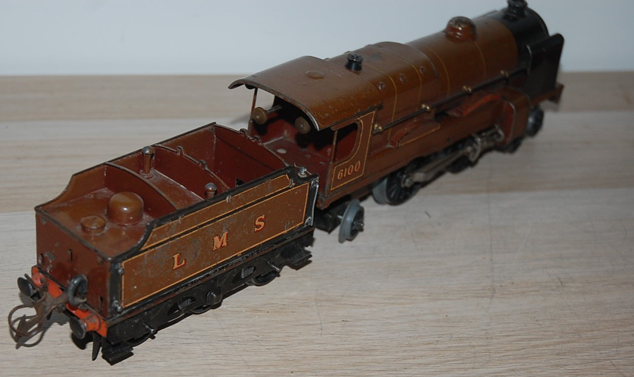 HORNBY O GAUGE CLOCKWORK ROYAL SCOT LOCOMOTIVE AND TENDER IN RED LMS LIVERY