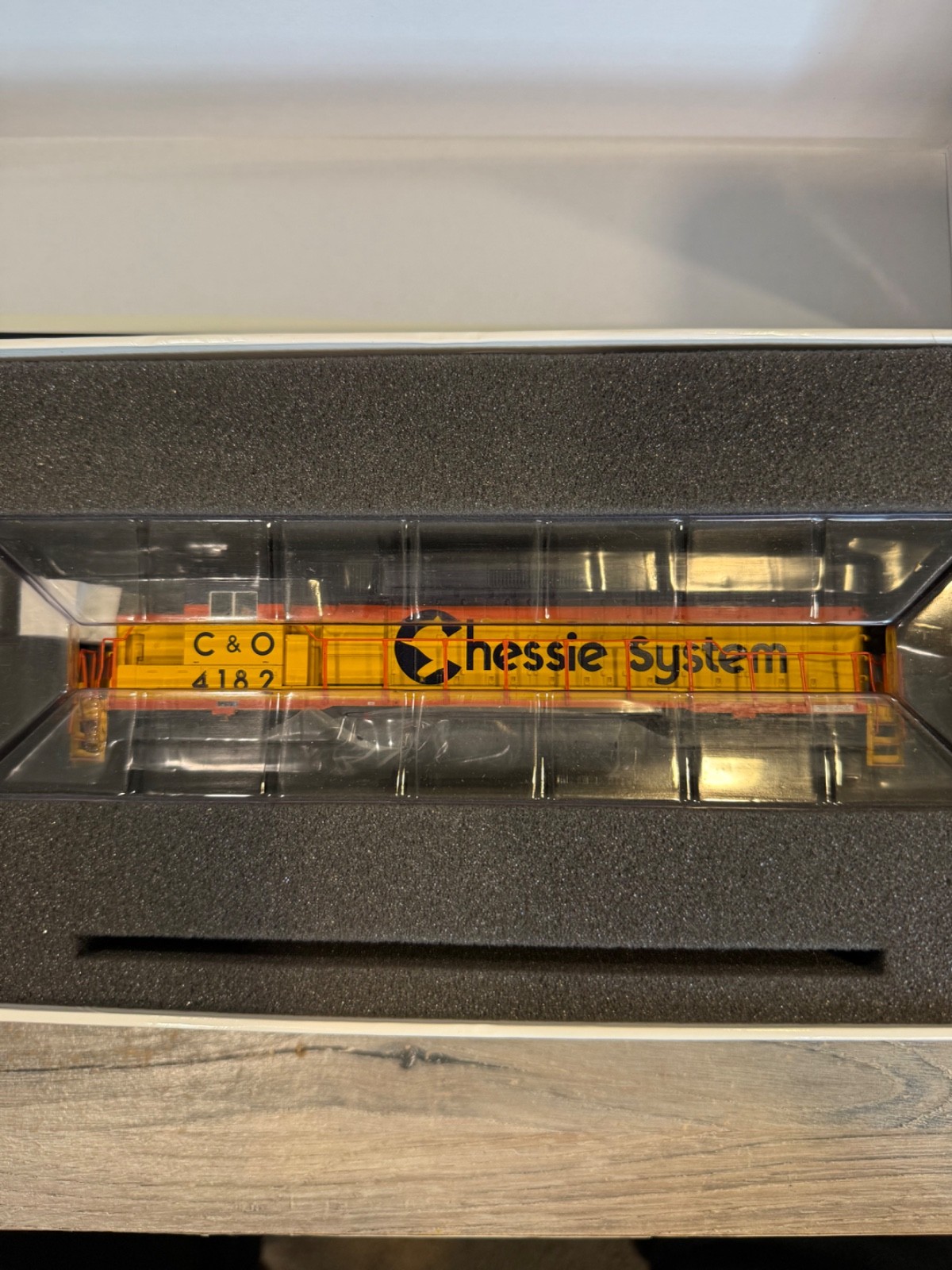 Chessie System (C&O) Road#4182 HO GP40-2 Locomotive Atlas Master Series Gold