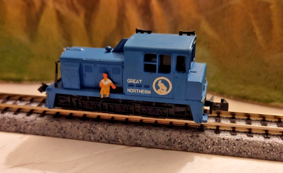 N Scale Great Northern Diesel locomotive switch engine Rare