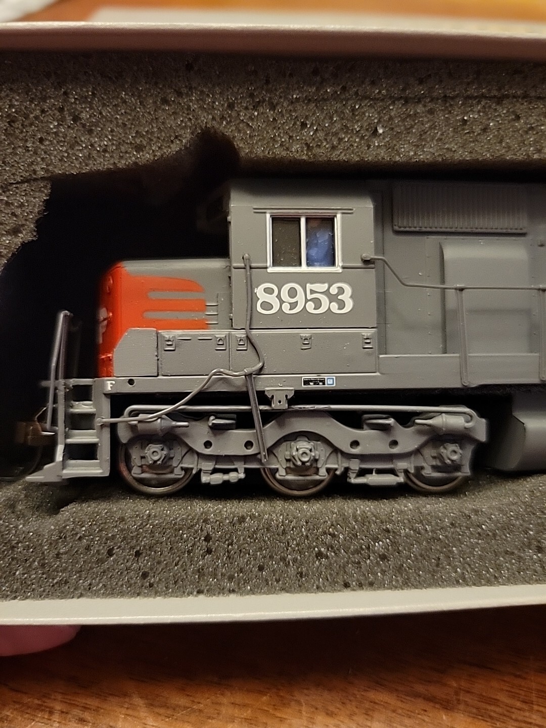 HO Gauge Bachmann 11605 EMD SD45 Loco SP Bloody Nose 8953 Southern Pacific