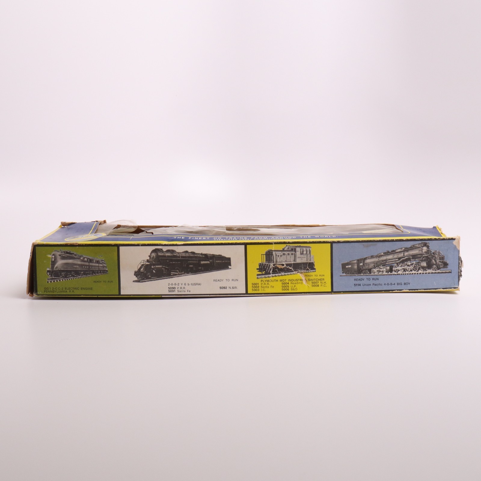 AHM HO scale Southern Pacific EMD E8/E9 Locomotive