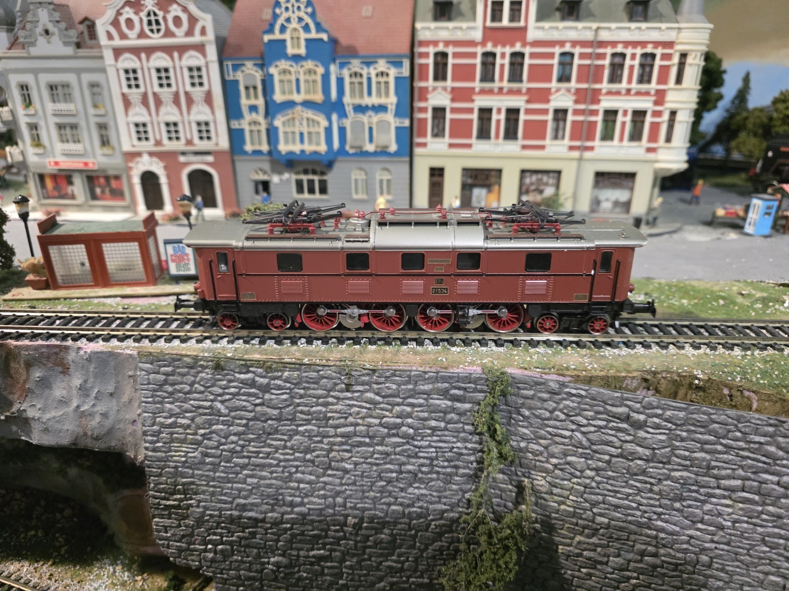 Hamo DR Ep5 Electric Locomotive 8366 HO Scale DC