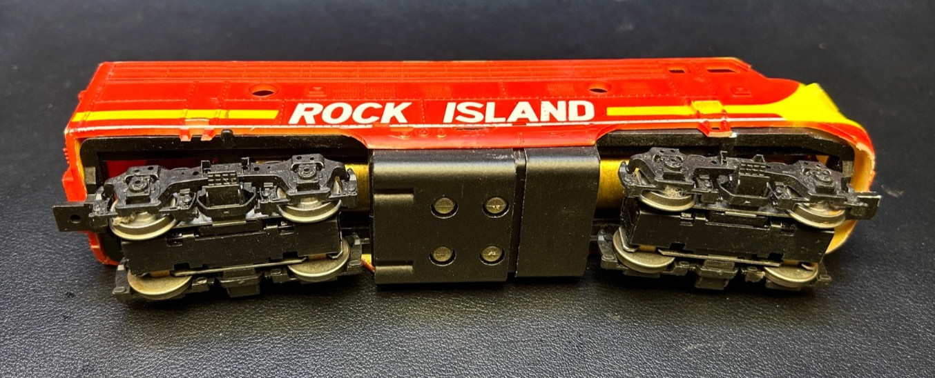 HO Powered Locomotive High Toque (8WD) in a Rock Island shell – WORKS, bin 1