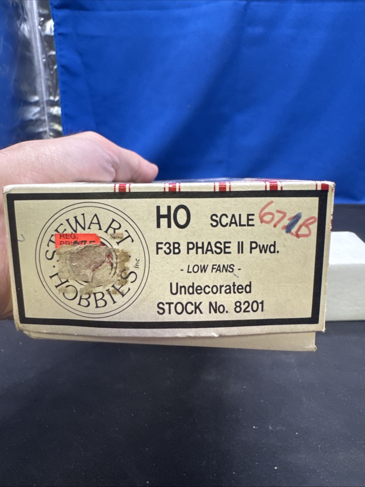 HO SCALE STEWART HOBBIES 8201 UNDECORATED F3B LOW FANS DIESEL LOCOMOTIVE