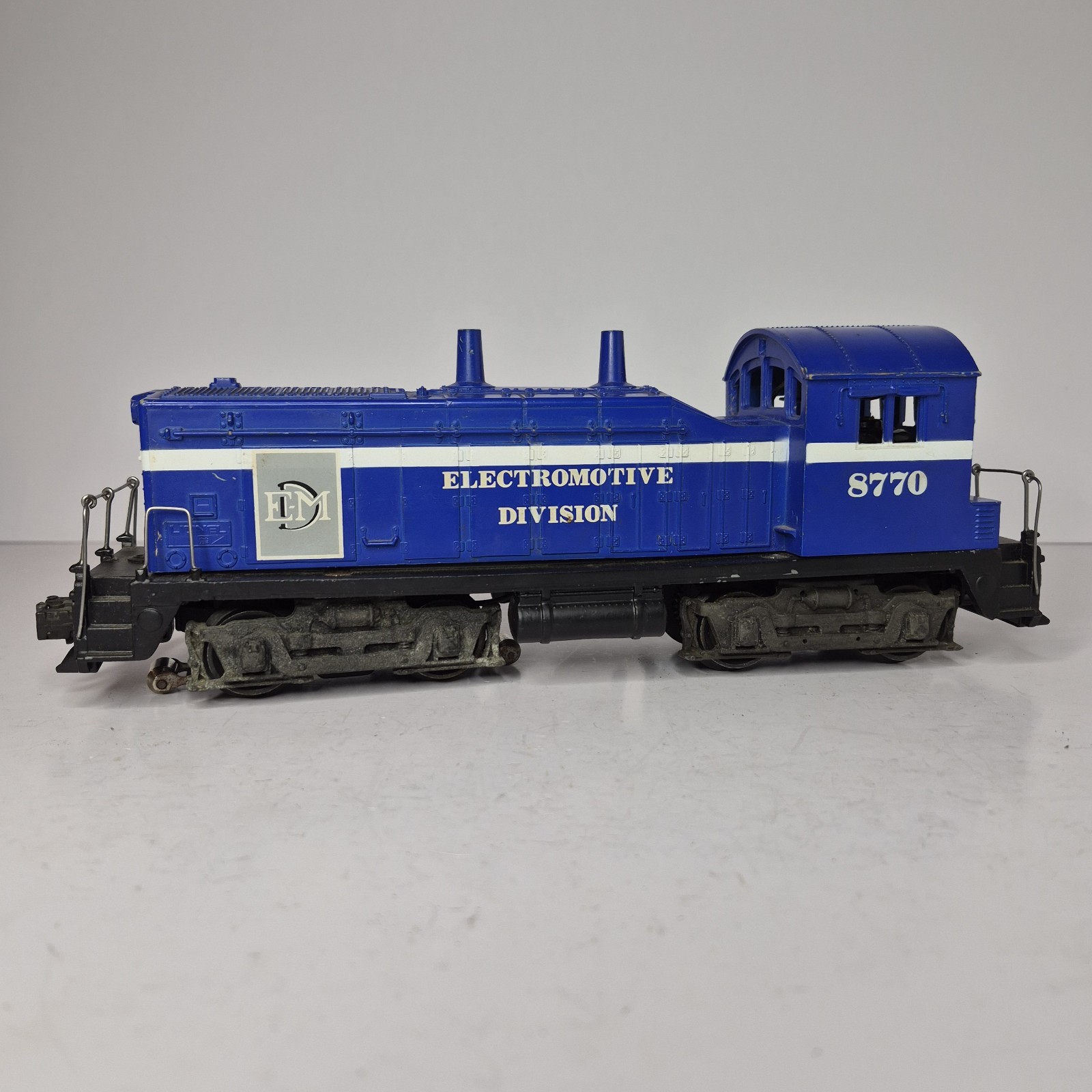 Lionel EMD NW-2 Switcher #8770 Electromotive Division Working O Gauge Blue