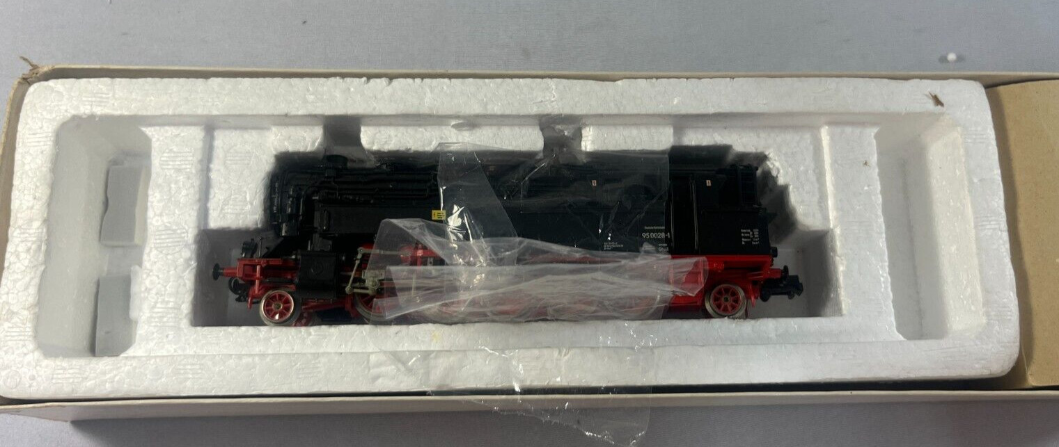 HO Scale Piko BR 95 0028 1 S Steam Locomotive (#35673)