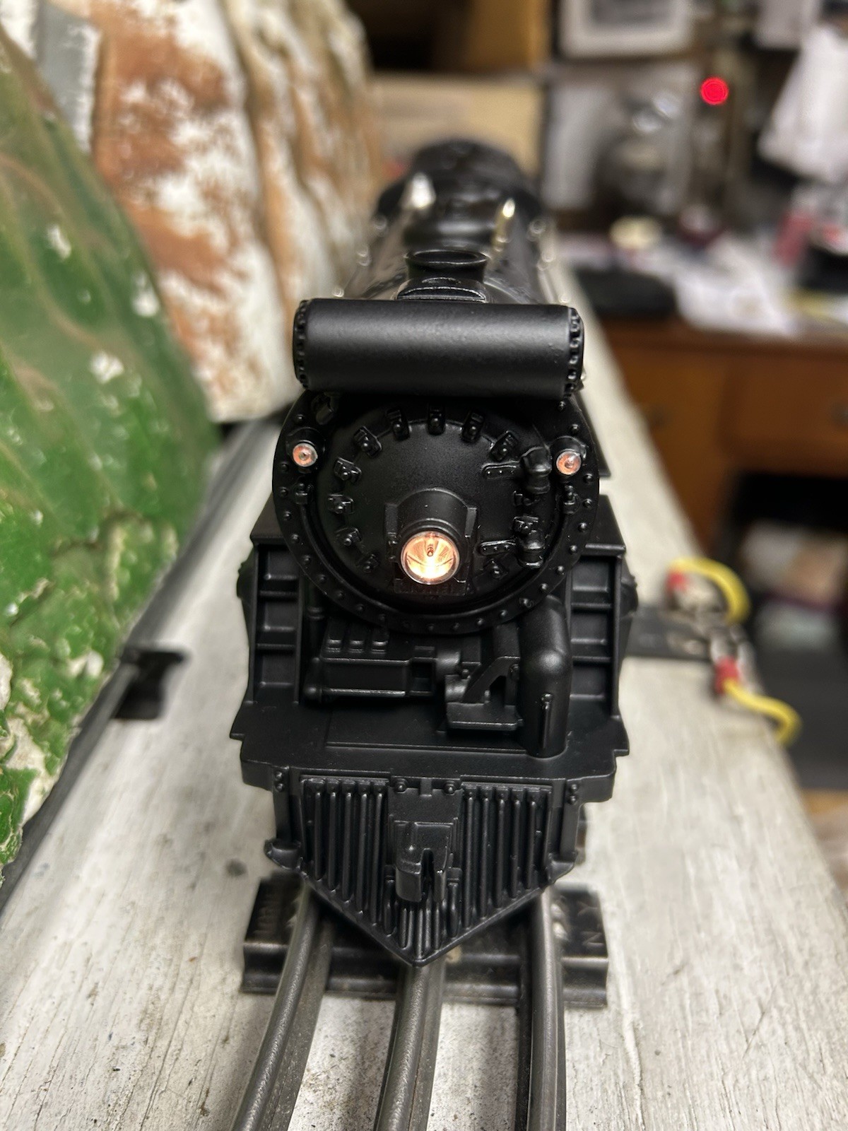 Lionel 2065 Locomotive W/6466WX Tender C-7 See Full Description